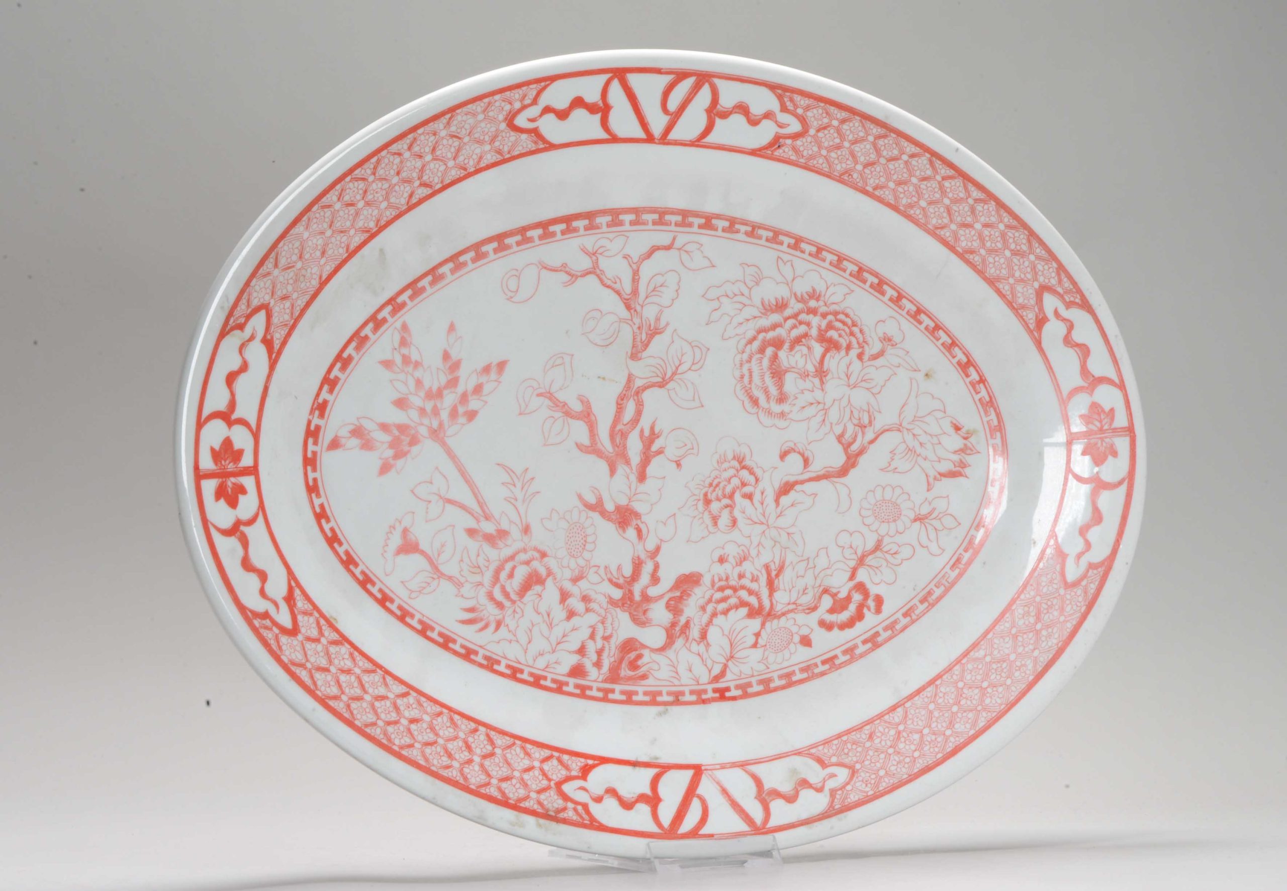 Antique British Chinese Style Blood and Milk Floral Porcelain Serving CHarger - Image 3