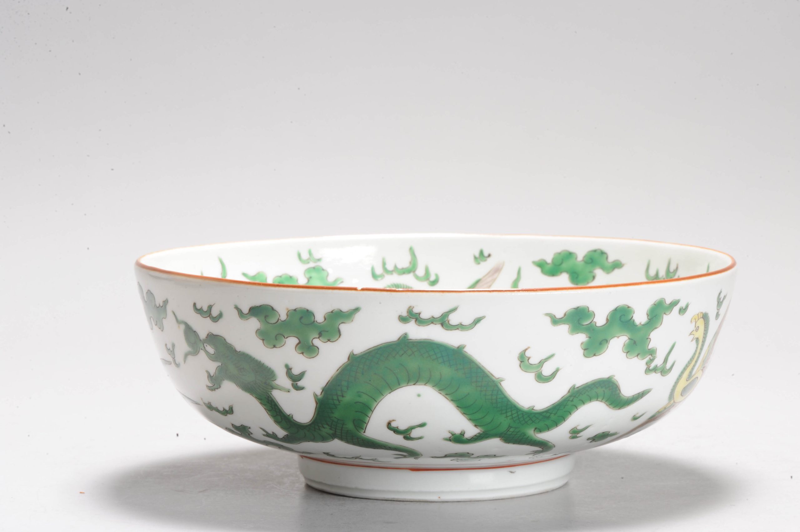 A 19C Beautiful and large Japanese Porcelain Polychrome Green Bowl Japan Antique - Image 9