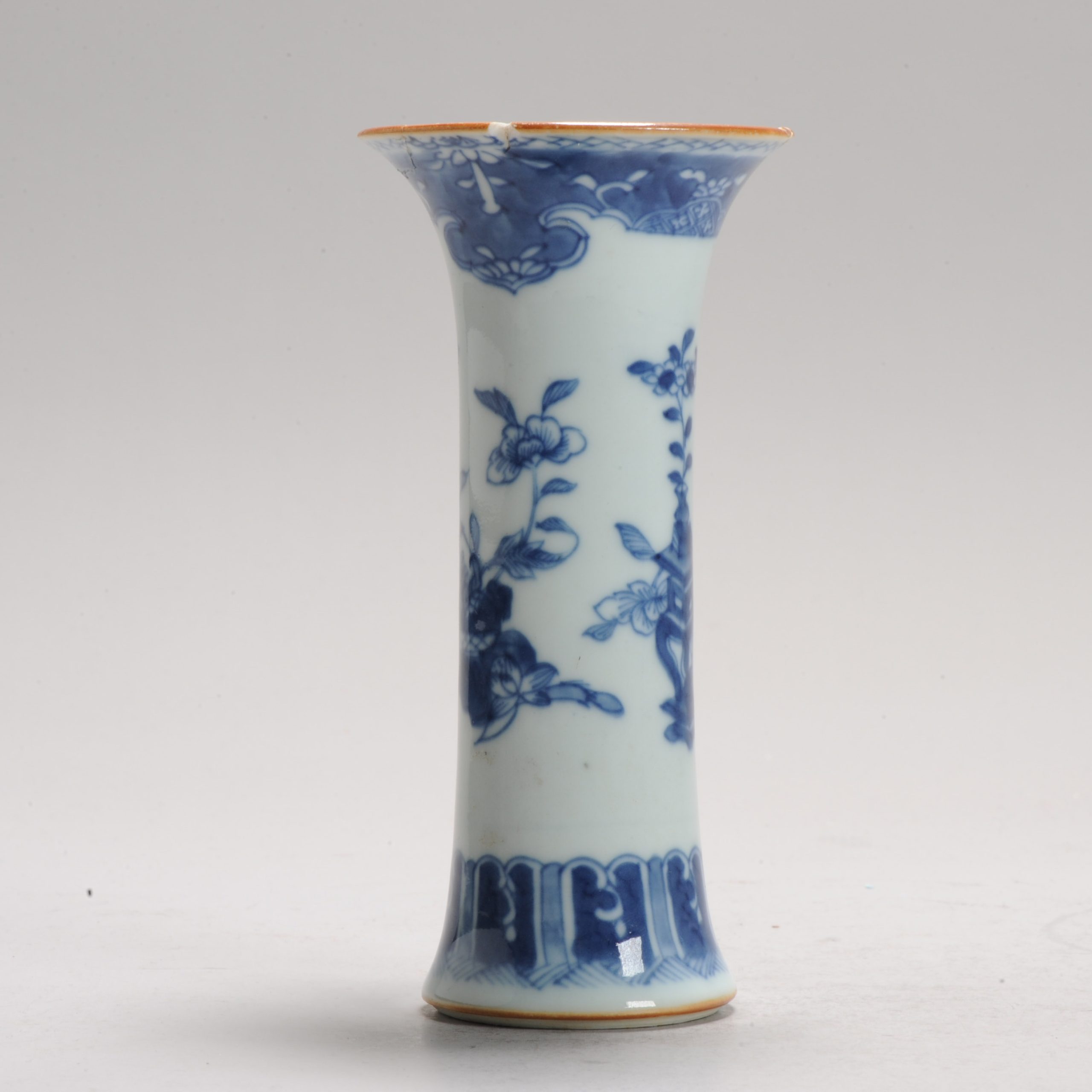 Antique 18th Century Kangxi Chinese Porcelain Beaker Vase - Image 3