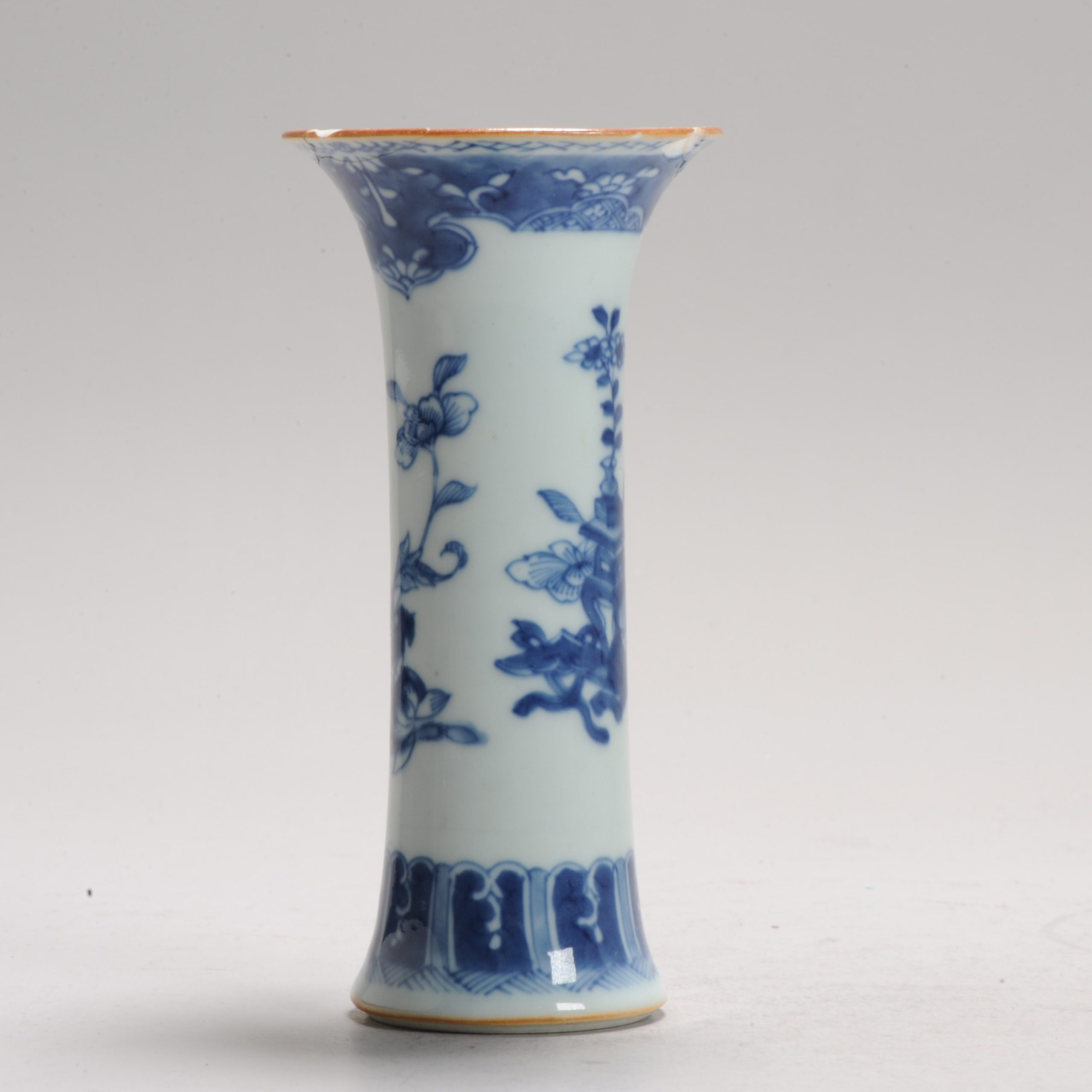 Antique 18th Century Kangxi Chinese Porcelain Beaker Vase - Image 7