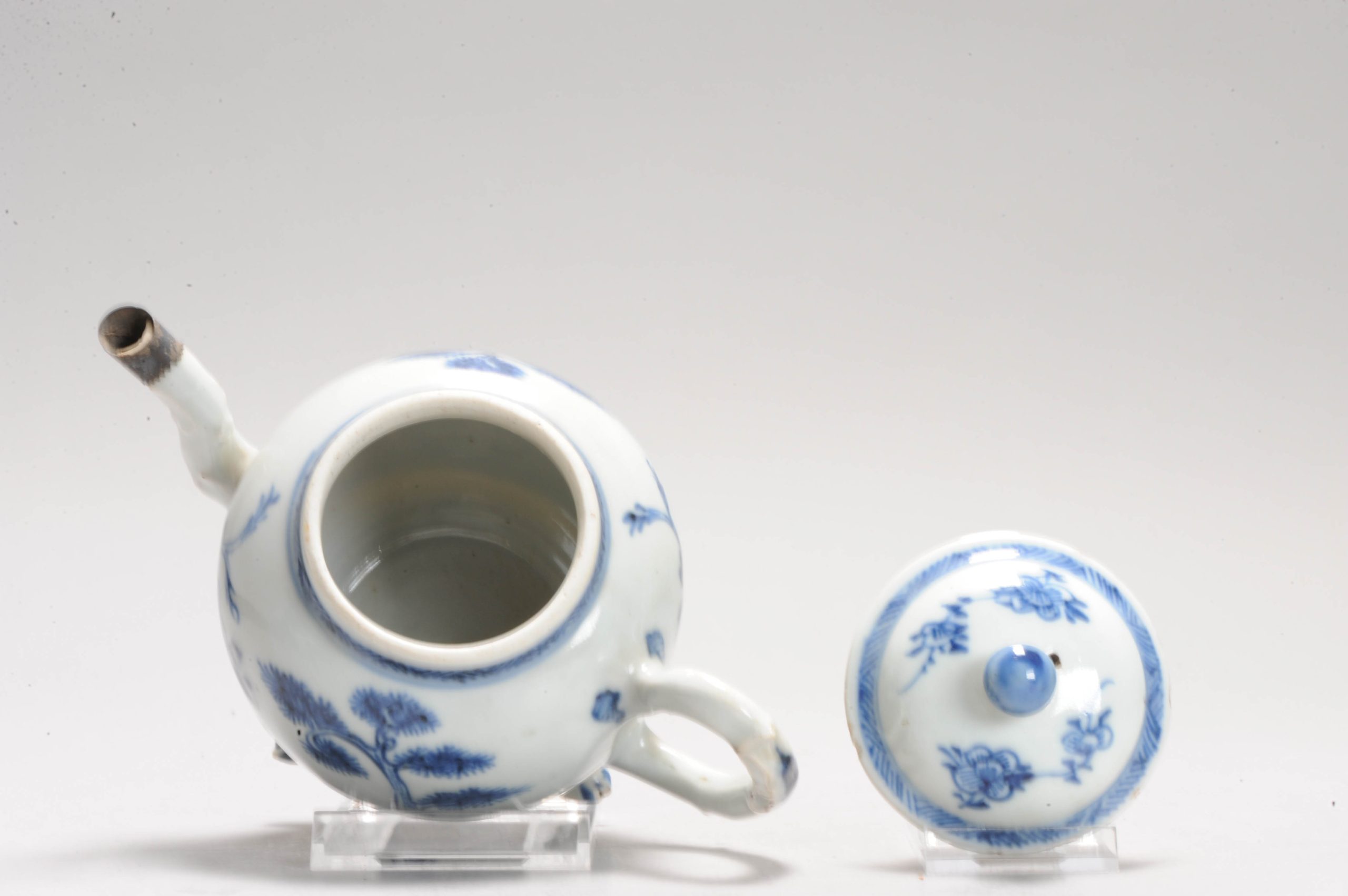 A Chinese Porcelain Qianlong period Teapot Antique Globular Body Garden - Image 5