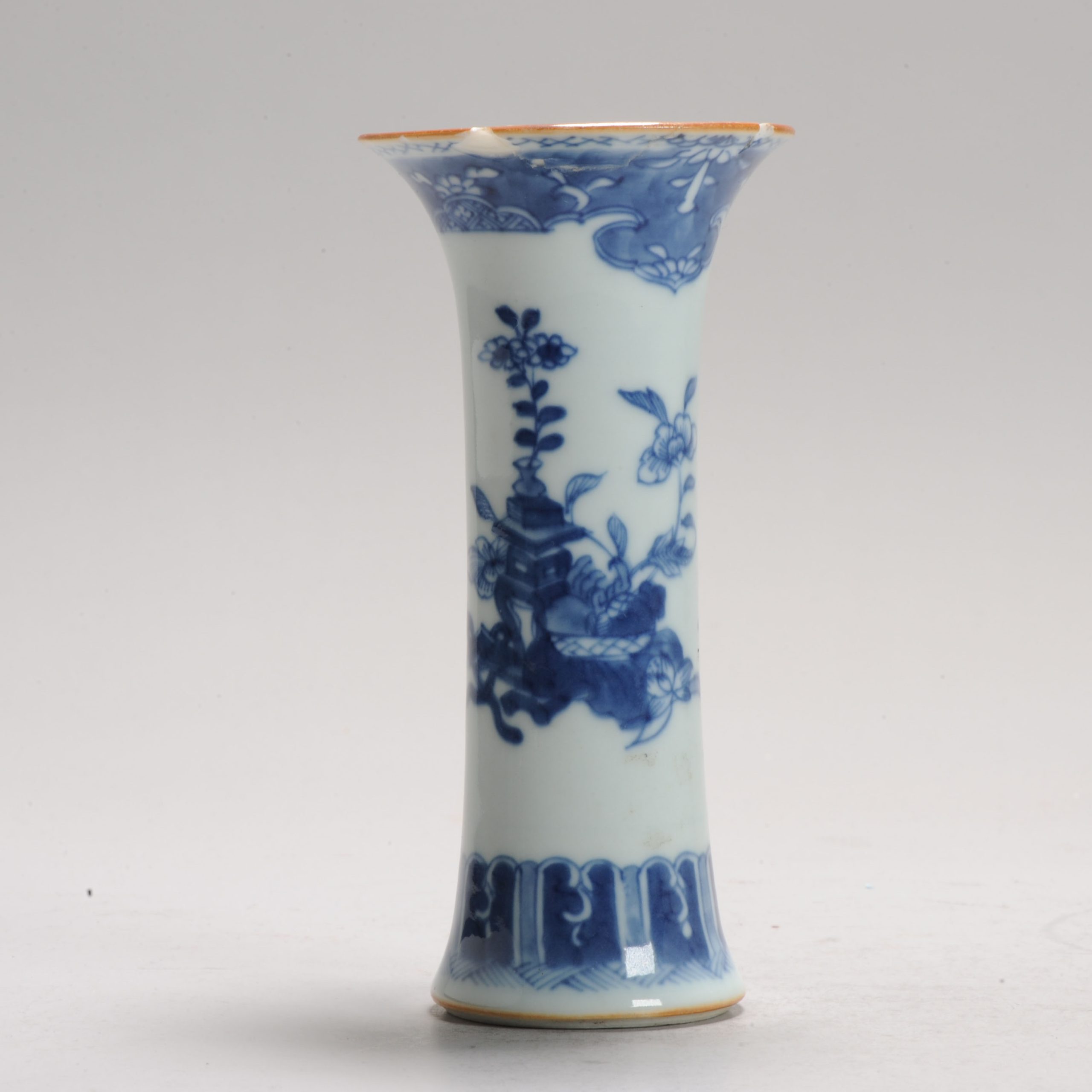 Antique 18th Century Kangxi Chinese Porcelain Beaker Vase - Image 5