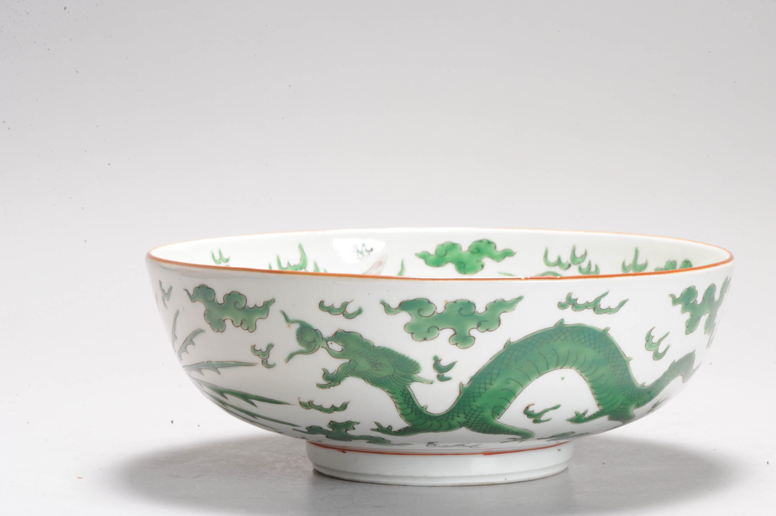 A 19C Beautiful and large Japanese Porcelain Polychrome Green Bowl Japan Antique - Image 10