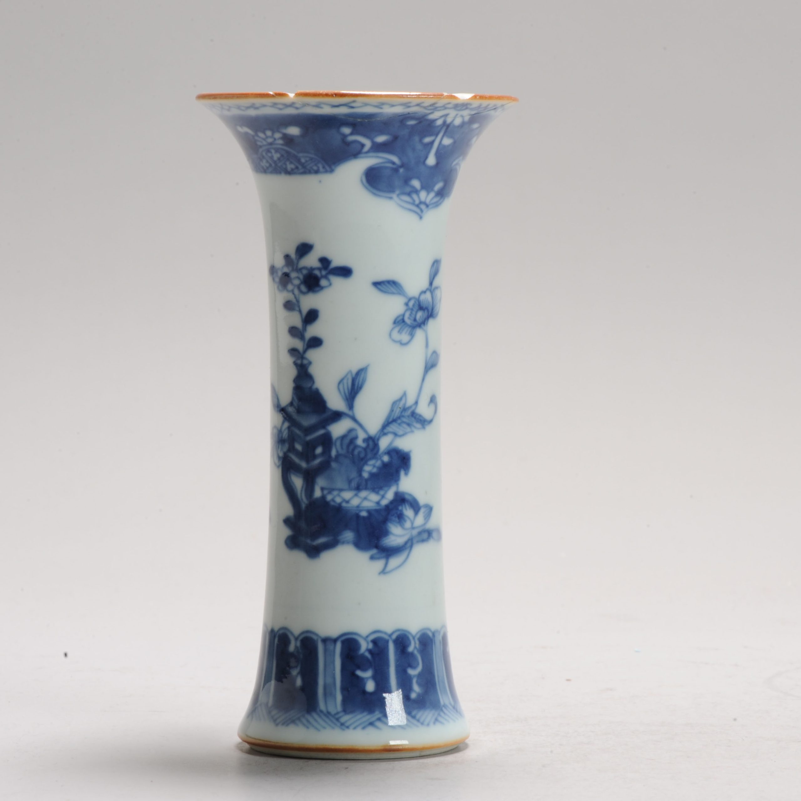Antique 18th Century Kangxi Chinese Porcelain Beaker Vase - Image 9