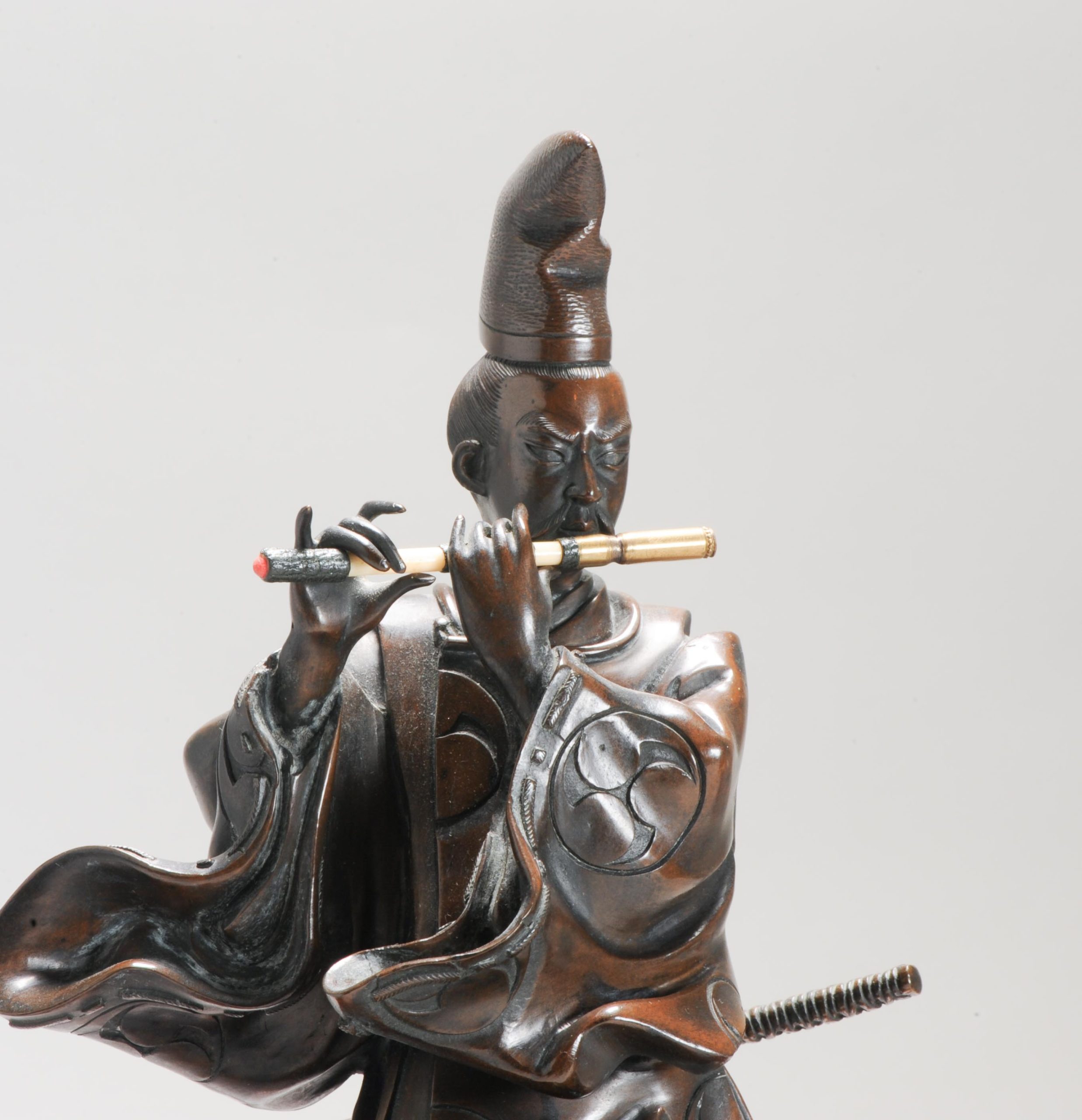 Antique Bronze Samurai with Flute Statue Japan Meiji era (1868-1912) - Image 6