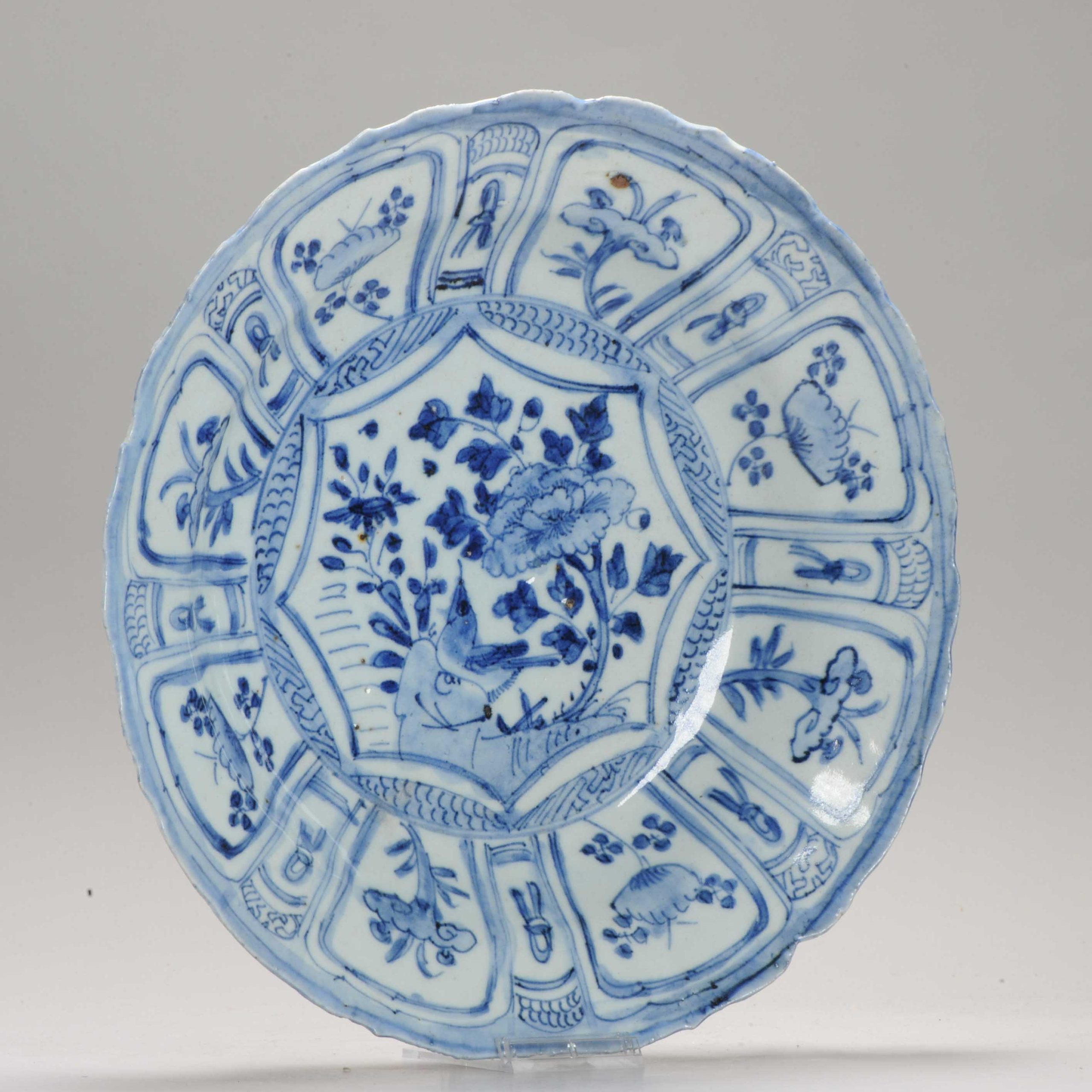 Antique Ming Period Chinese Porcelain Kraak Bird Charger Peony China - Image 2