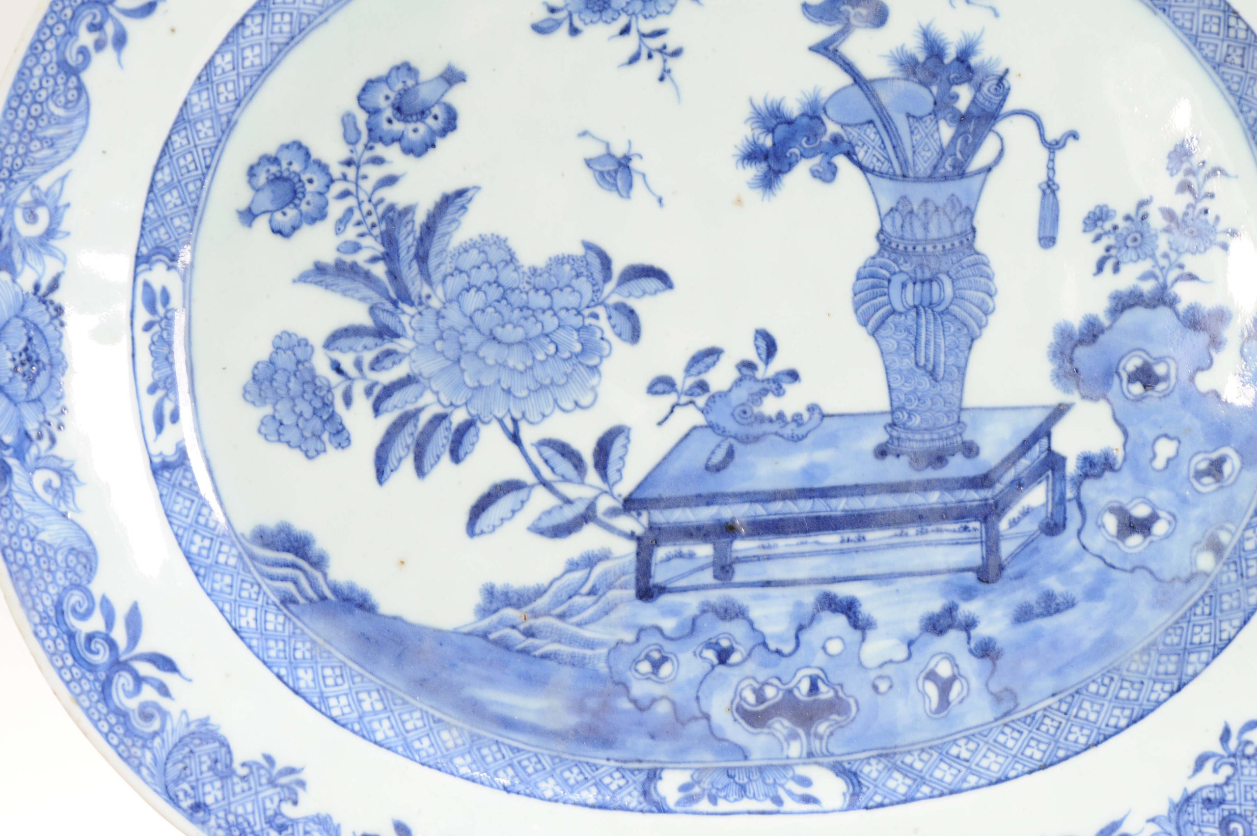 Top Large Antique Chinese Porcelain Serving Dish 18C Symbols Buddha Finger - Image 4