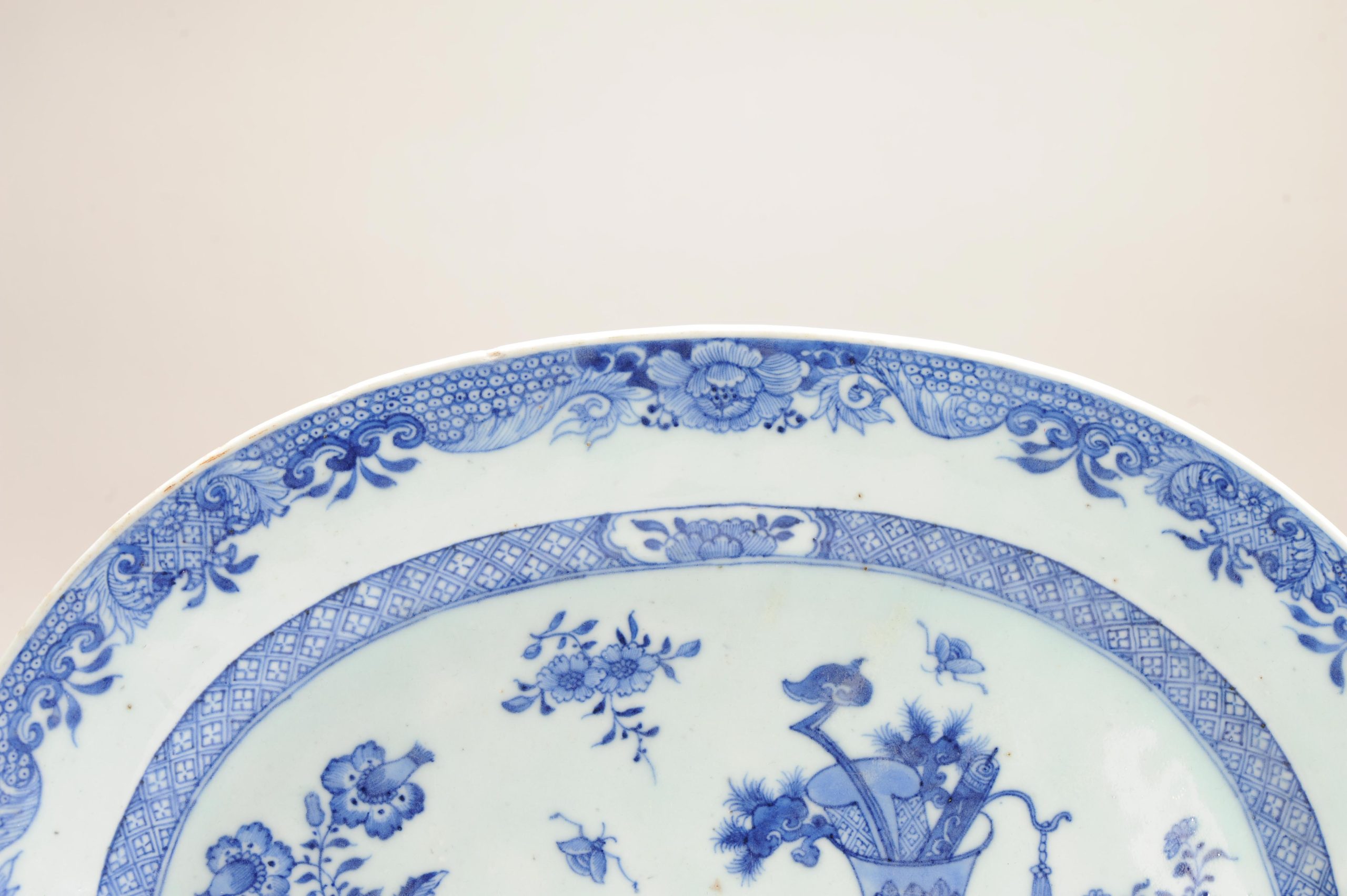 Top Large Antique Chinese Porcelain Serving Dish 18C Symbols Buddha Finger - Image 17