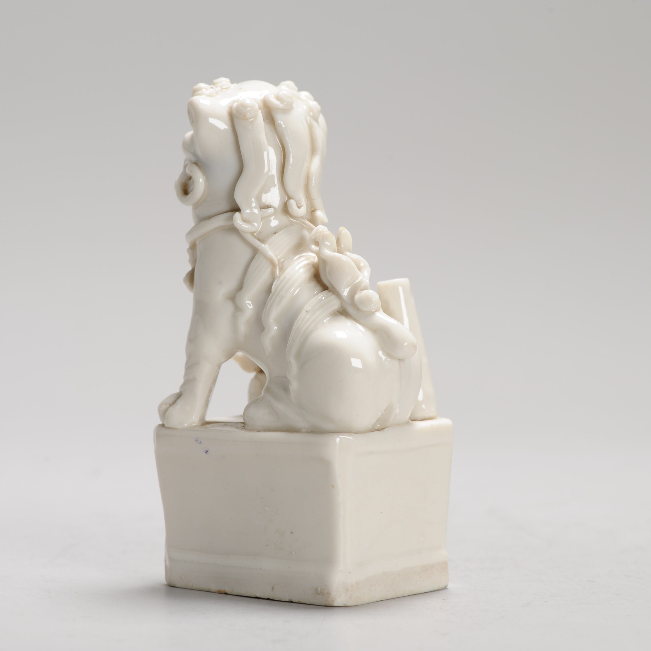 17/18C Dehua Blanc de Chine Statue Foo Dog Antique Kangxi period Chinese - Image 17