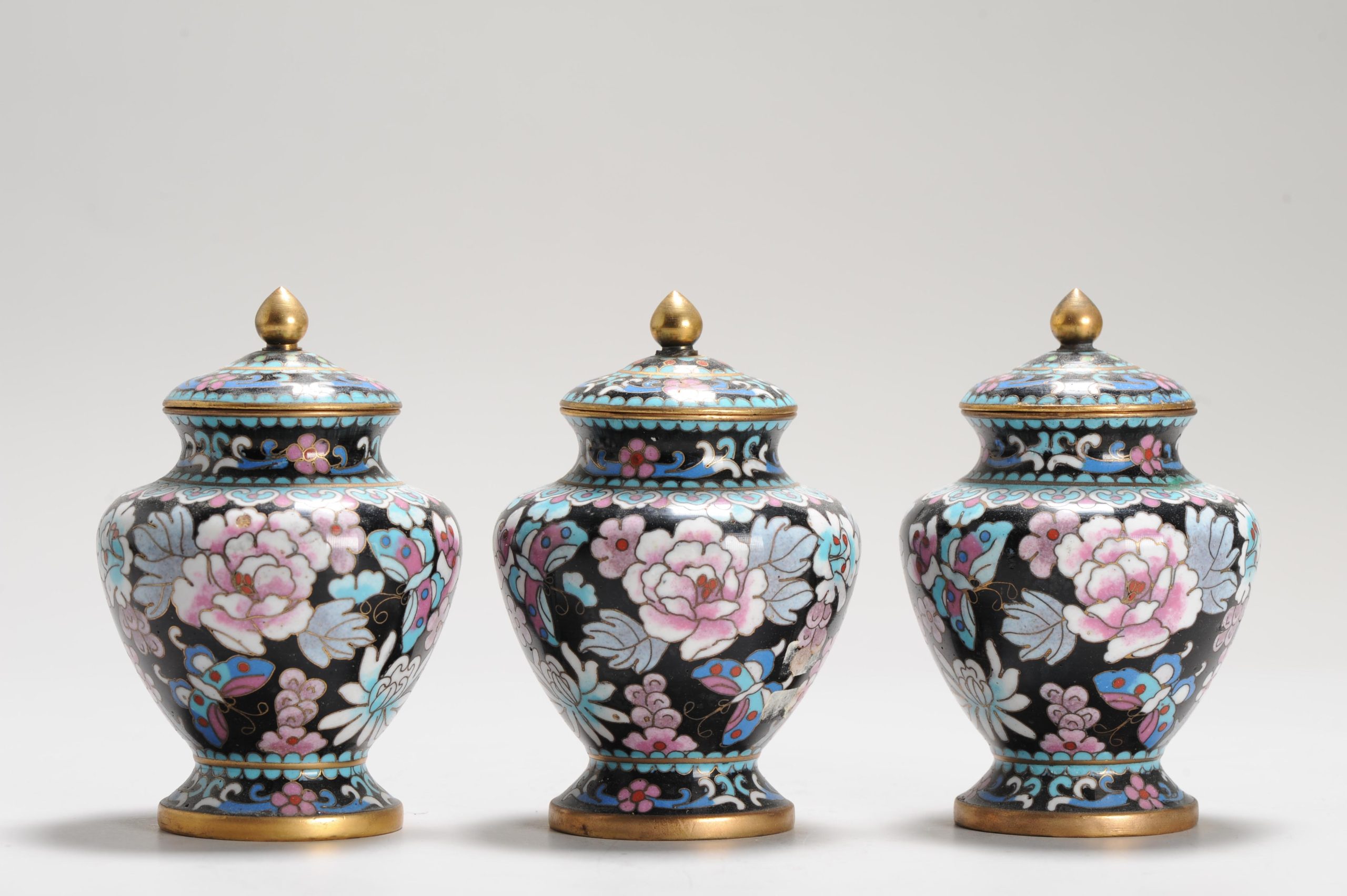 A Set of Small round cloisonné Vases 20th c Chinese In nice Turqoise