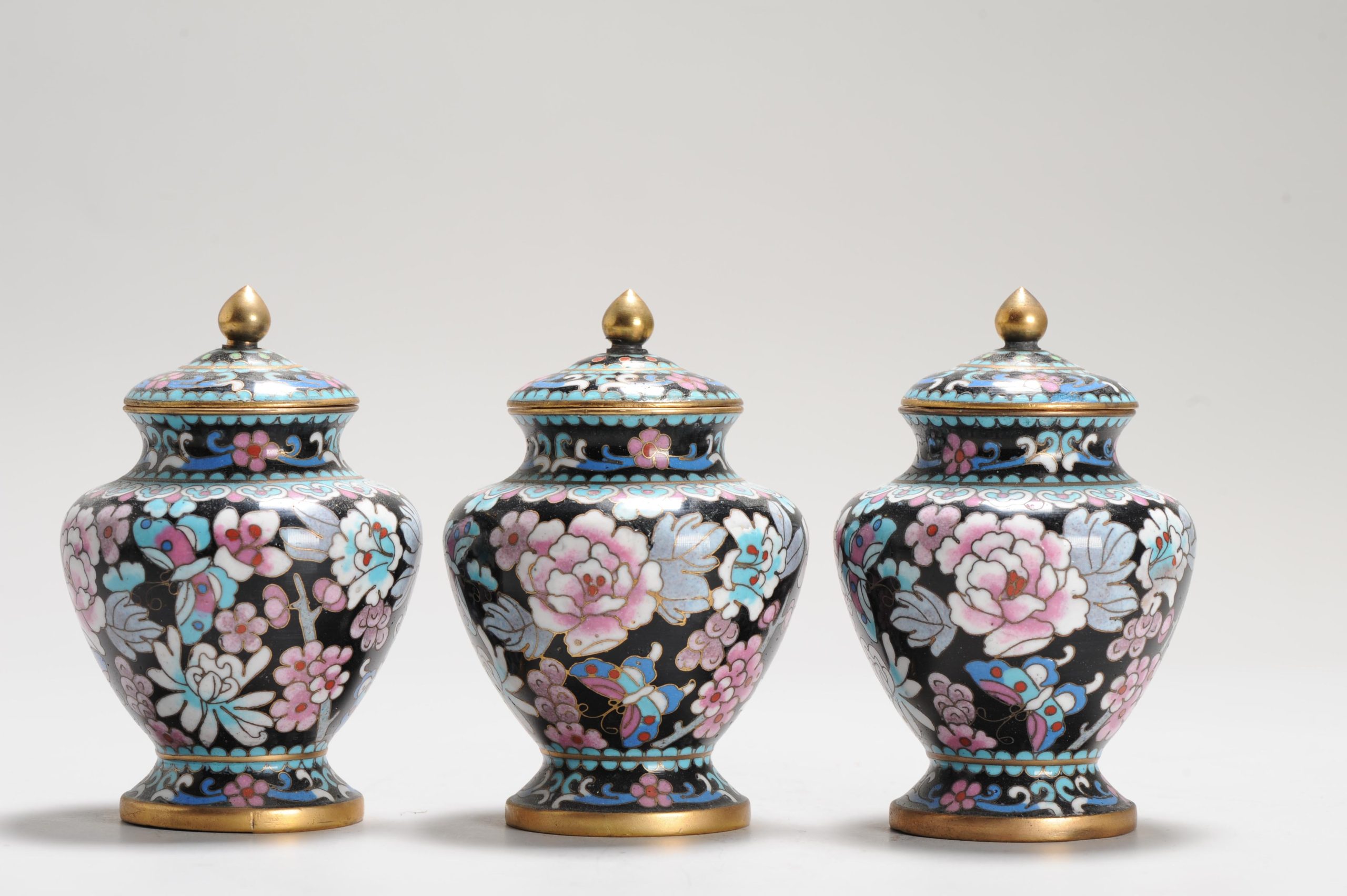 A Set of Small round cloisonné Vases 20th c Chinese In nice Turqoise - Image 4