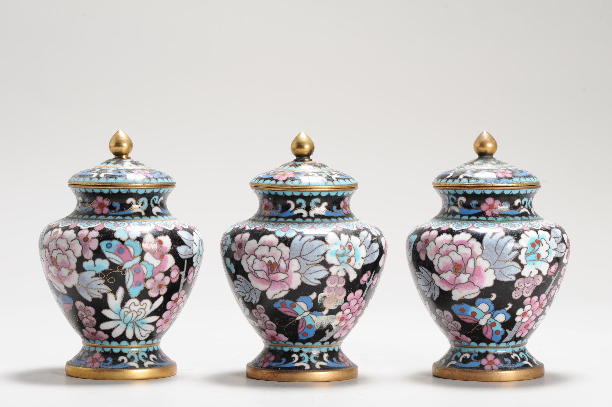 A Set of Small round cloisonné Vases 20th c Chinese In nice Turqoise - Image 9
