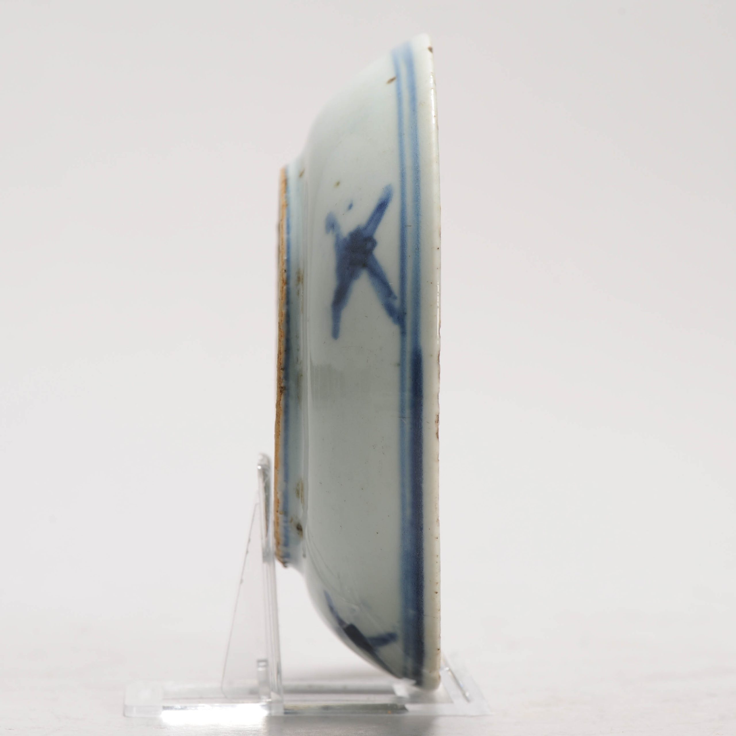 Lovely 16C Chinese Porcelain Ming Period Shallow Dish Garden Floral Scene - Image 4