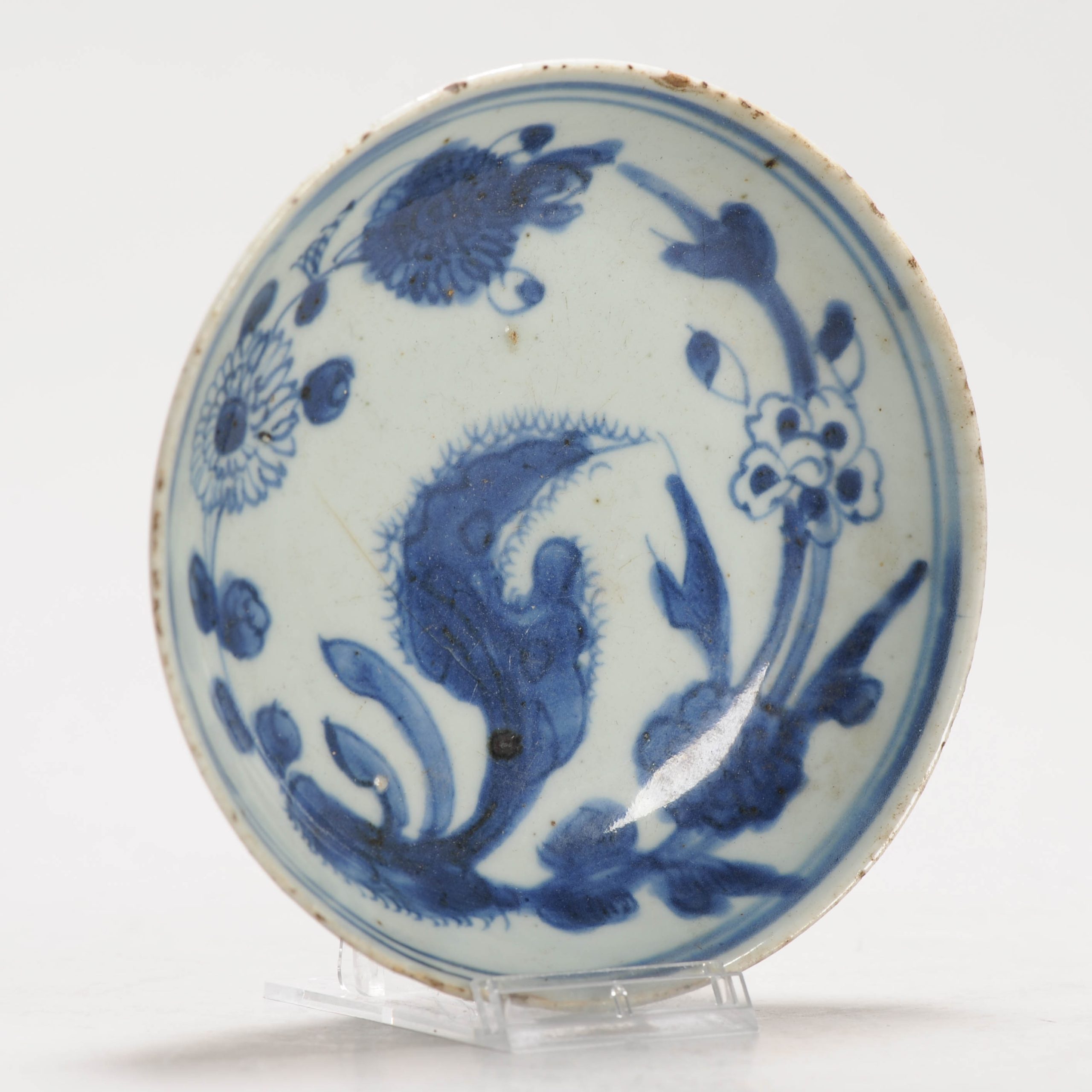 Lovely 16C Chinese Porcelain Ming Period Shallow Dish Garden Floral Scene - Image 2