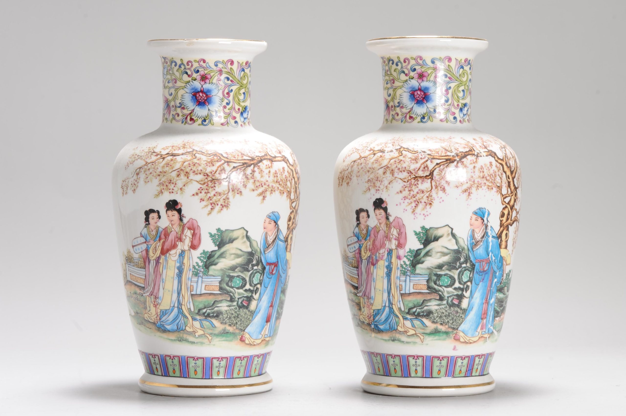 Pair Vintage 20th Century Chinese Style Porcelain Vase Made in Italy