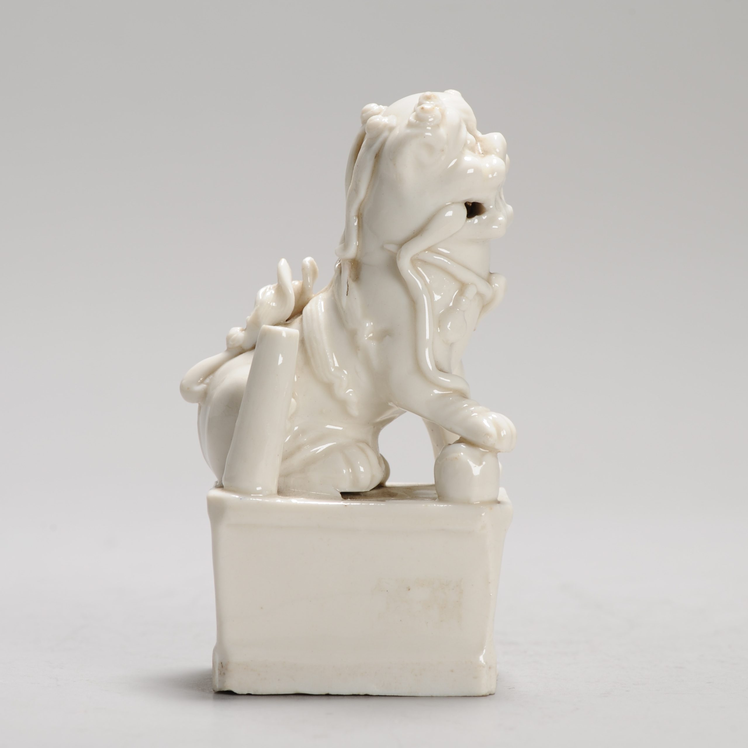 17/18C Dehua Blanc de Chine Statue Foo Dog Antique Kangxi period Chinese - Image 12