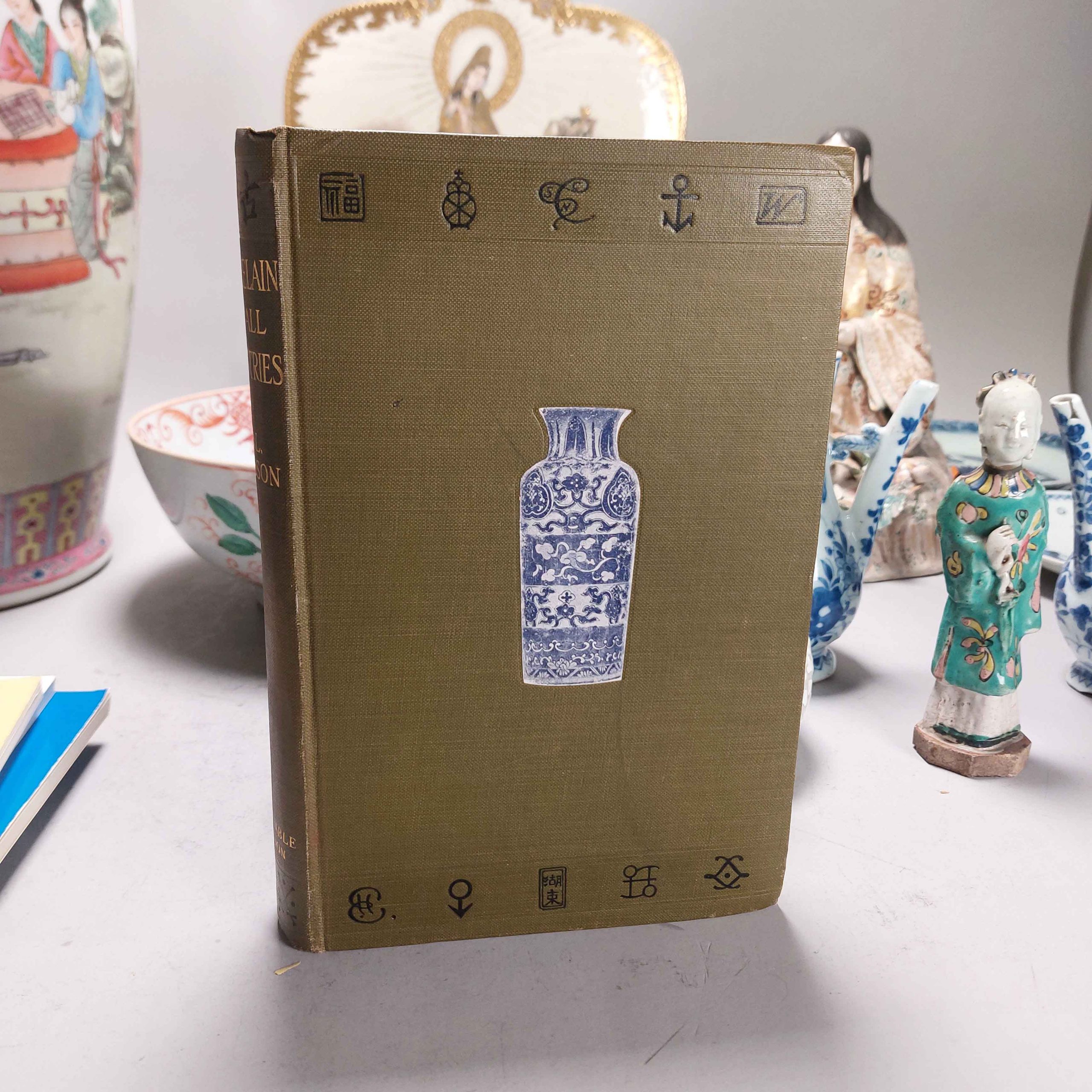 Reference Book Chinese Porcelain and Japanese Porcelain Porcelain of All Countries – Hobson, R.L.