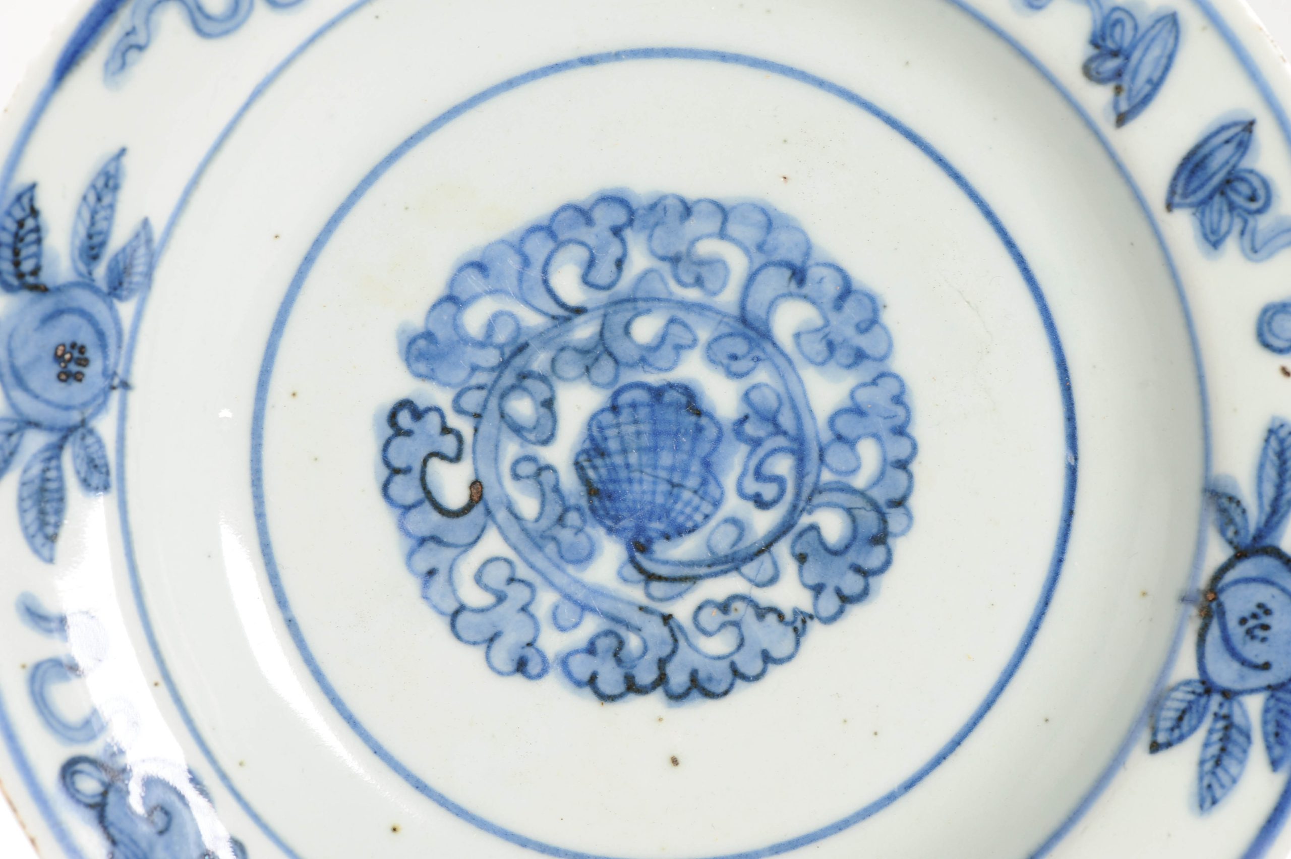16C Antique Chinese Porcelain dish Floral Fenghuang Auspicious symbols Marked - Image 15