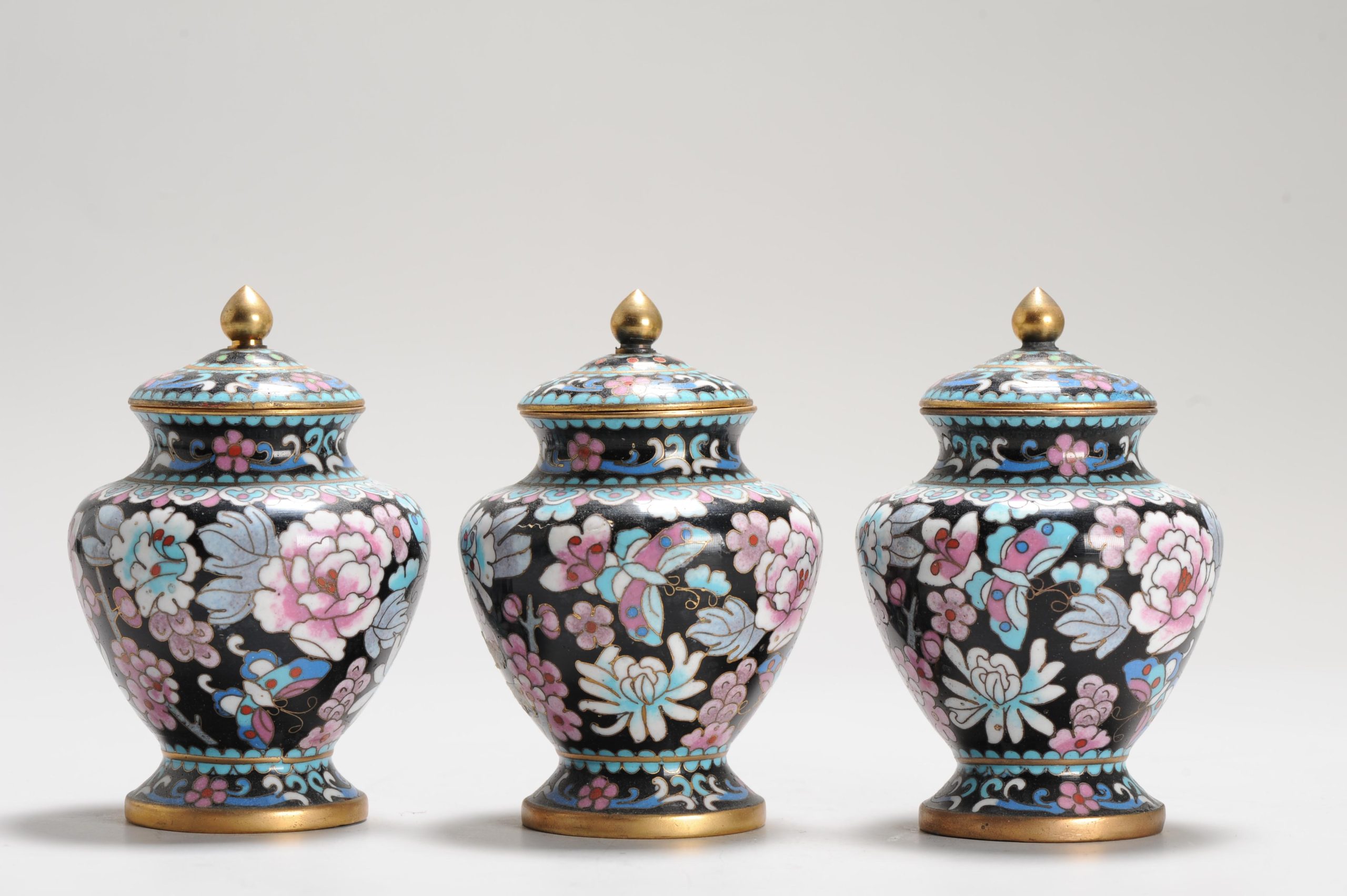 A Set of Small round cloisonné Vases 20th c Chinese In nice Turqoise - Image 6