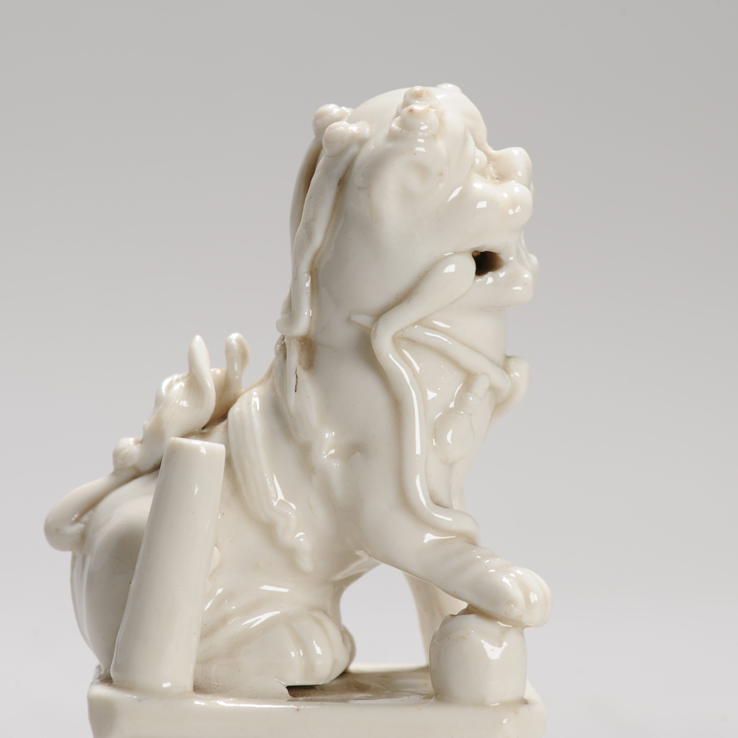 17/18C Dehua Blanc de Chine Statue Foo Dog Antique Kangxi period Chinese - Image 9