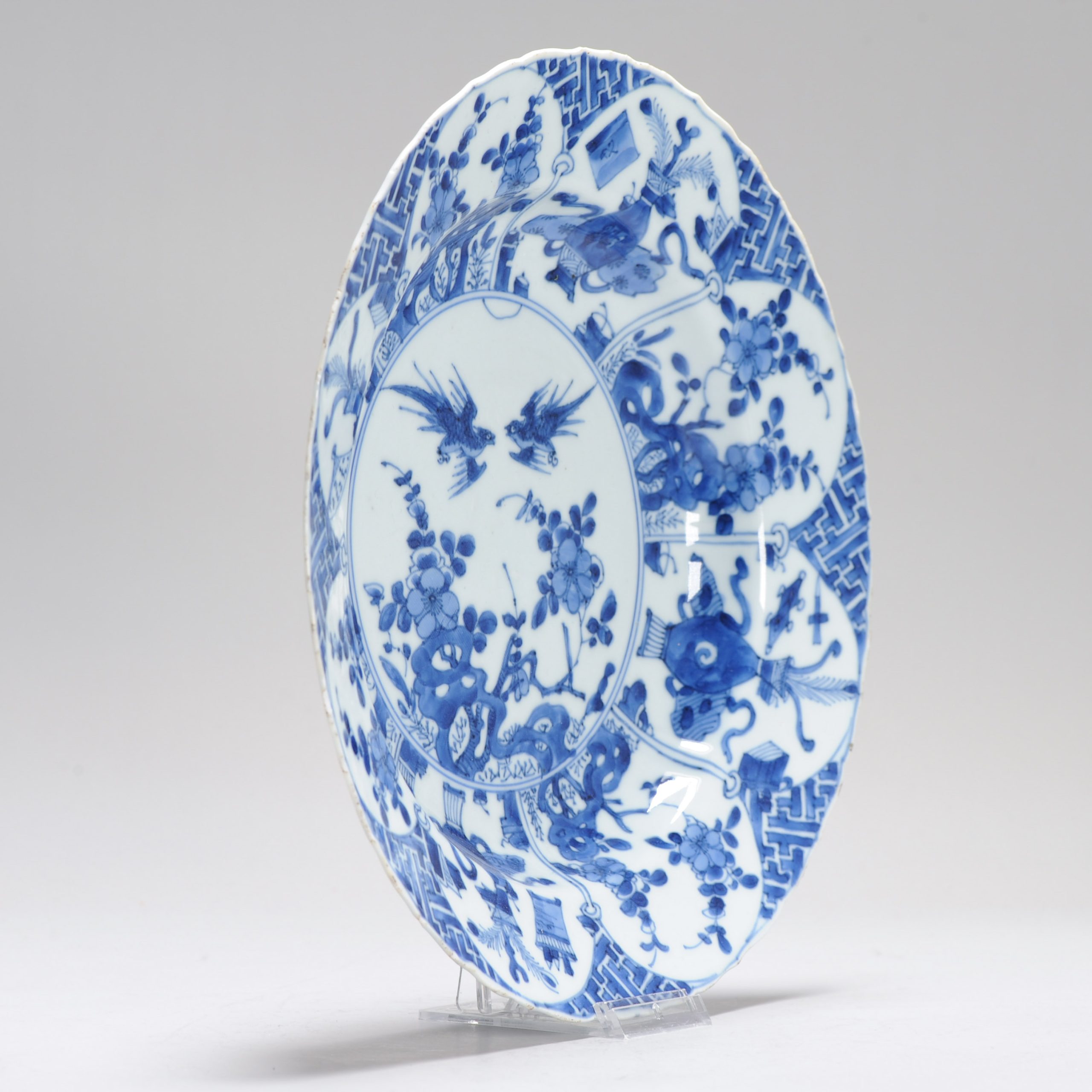 A Kangxi period Chinese porcelain Large Dish with Birds Flowers Valuables Marked - Image 3