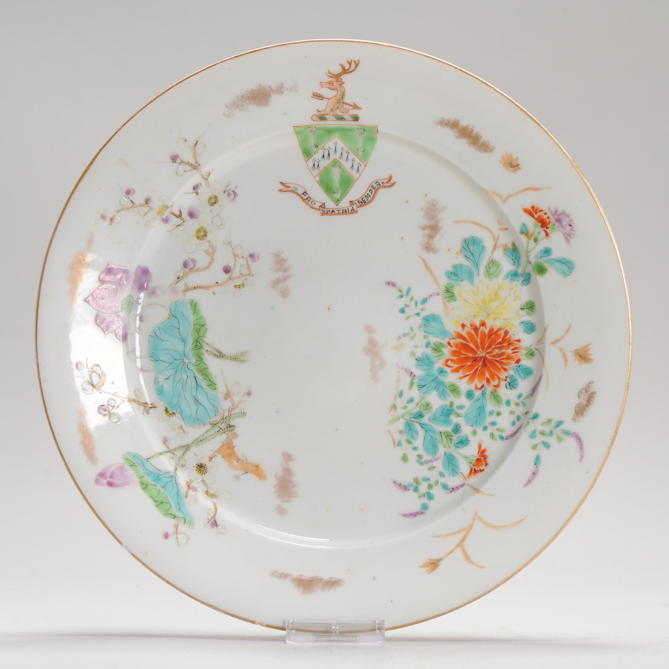 Antique Japanese 19th c Meiji Armorial plate with fine details ARMS OF POWEL