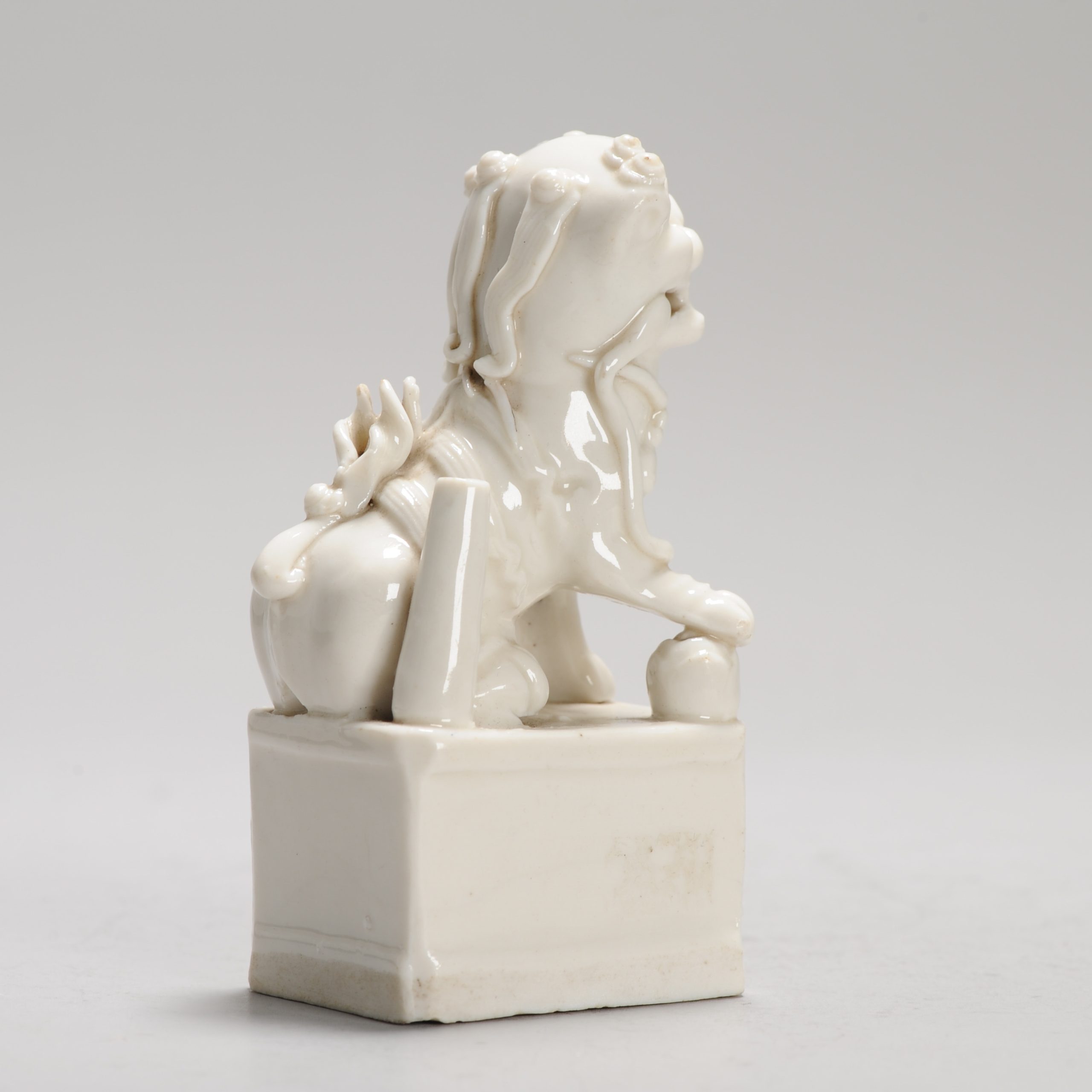 17/18C Dehua Blanc de Chine Statue Foo Dog Antique Kangxi period Chinese - Image 13
