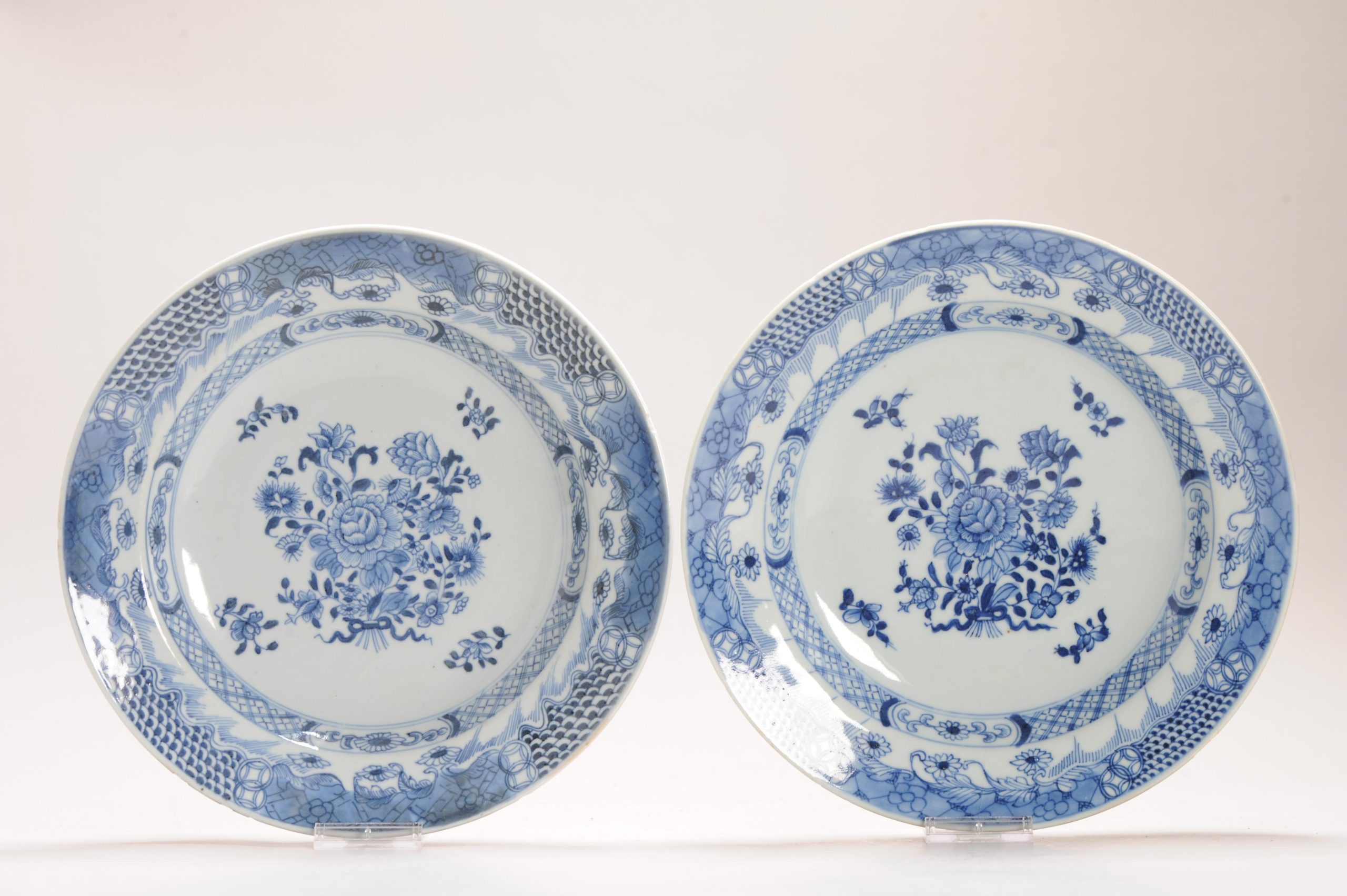 Pair 18C Antique Chinese Porcelain Kangxi/Yongzheng Blue White Flowers