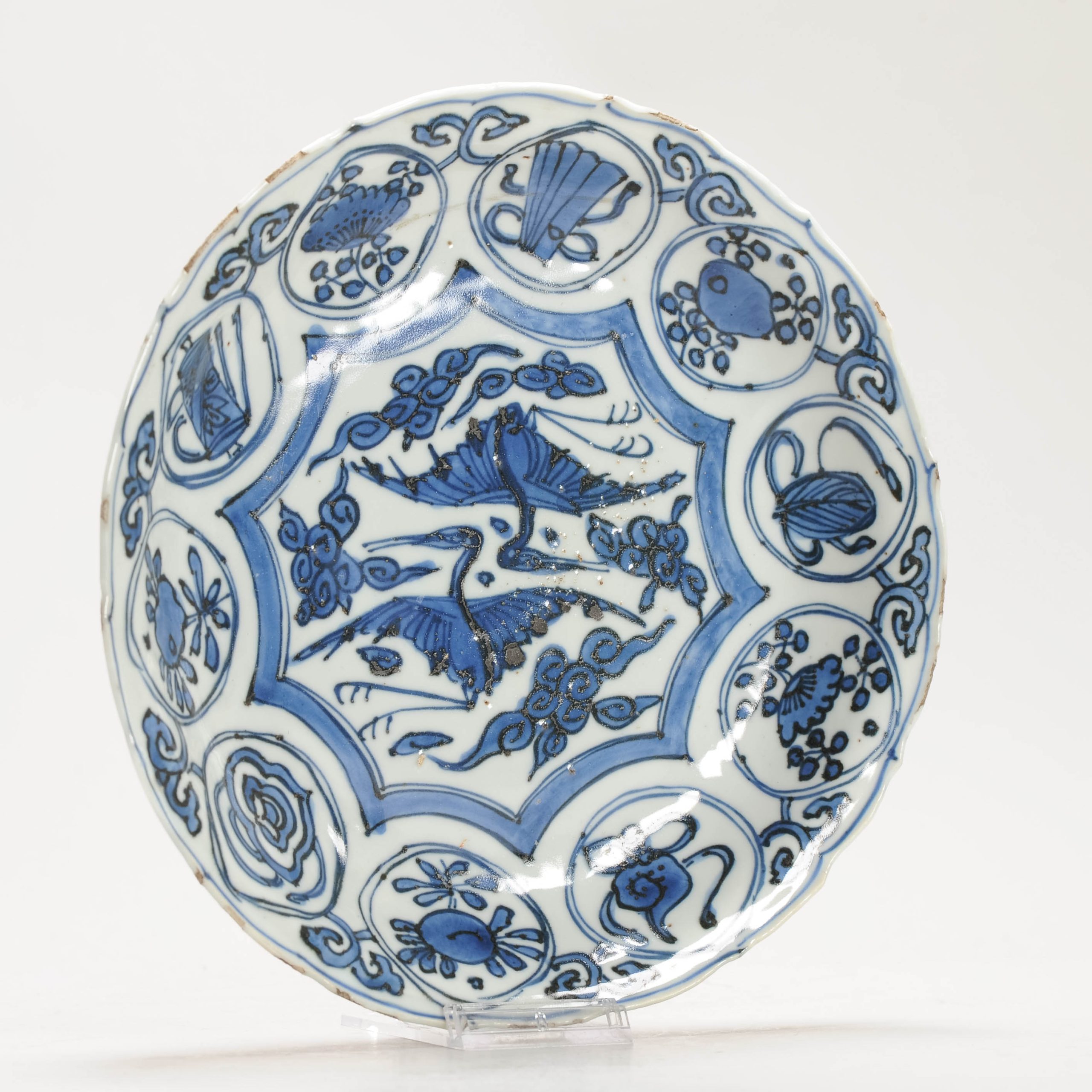 Antique Ming Period Chinese Porcelain Kraak dish Crane and Auspicious Symbol - Image 3