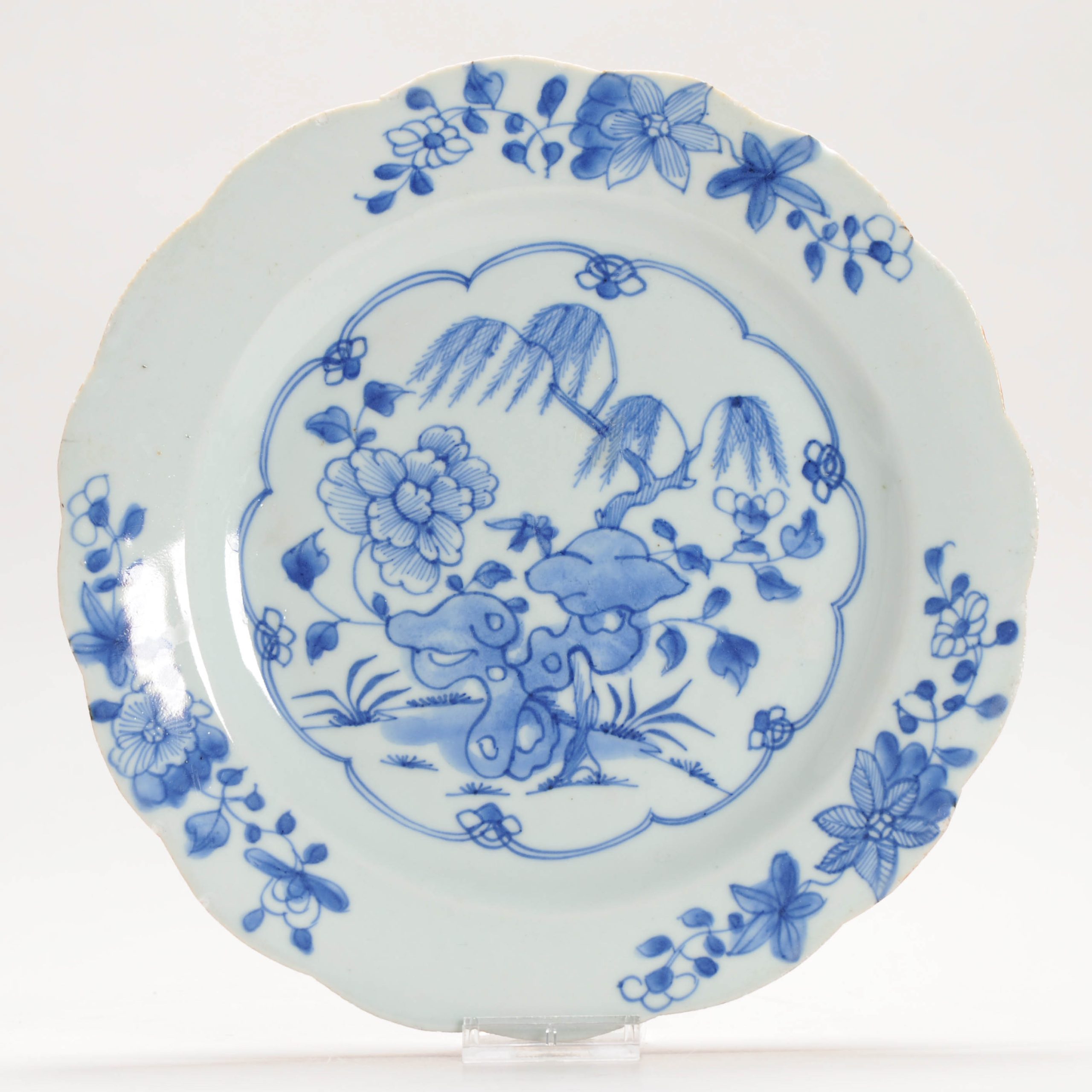 Antique 18C Chinese Porcelain Qianlong Blue And White Flowers