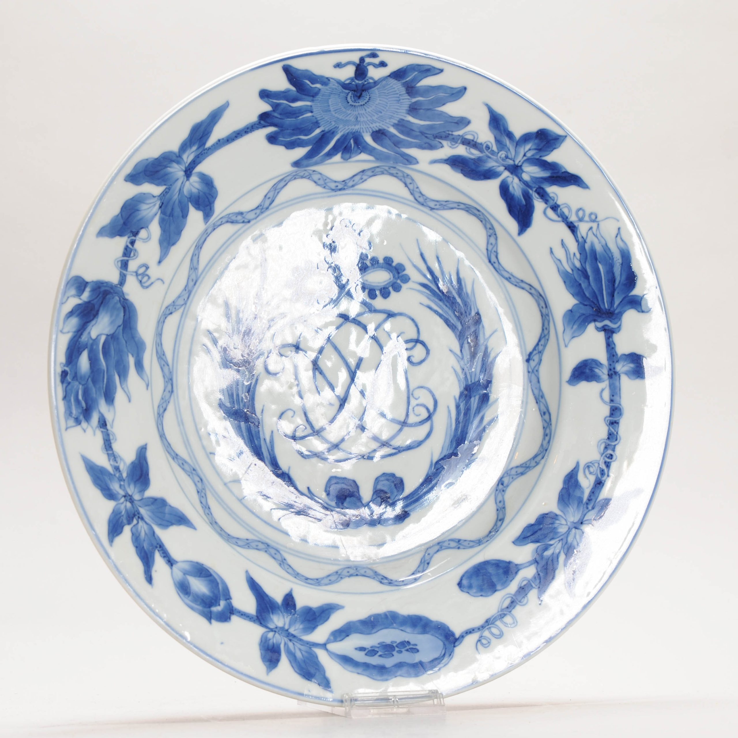 Antique Chinese Ca 1700 Kangxi Chinese Porcelain Armorial Blue and White