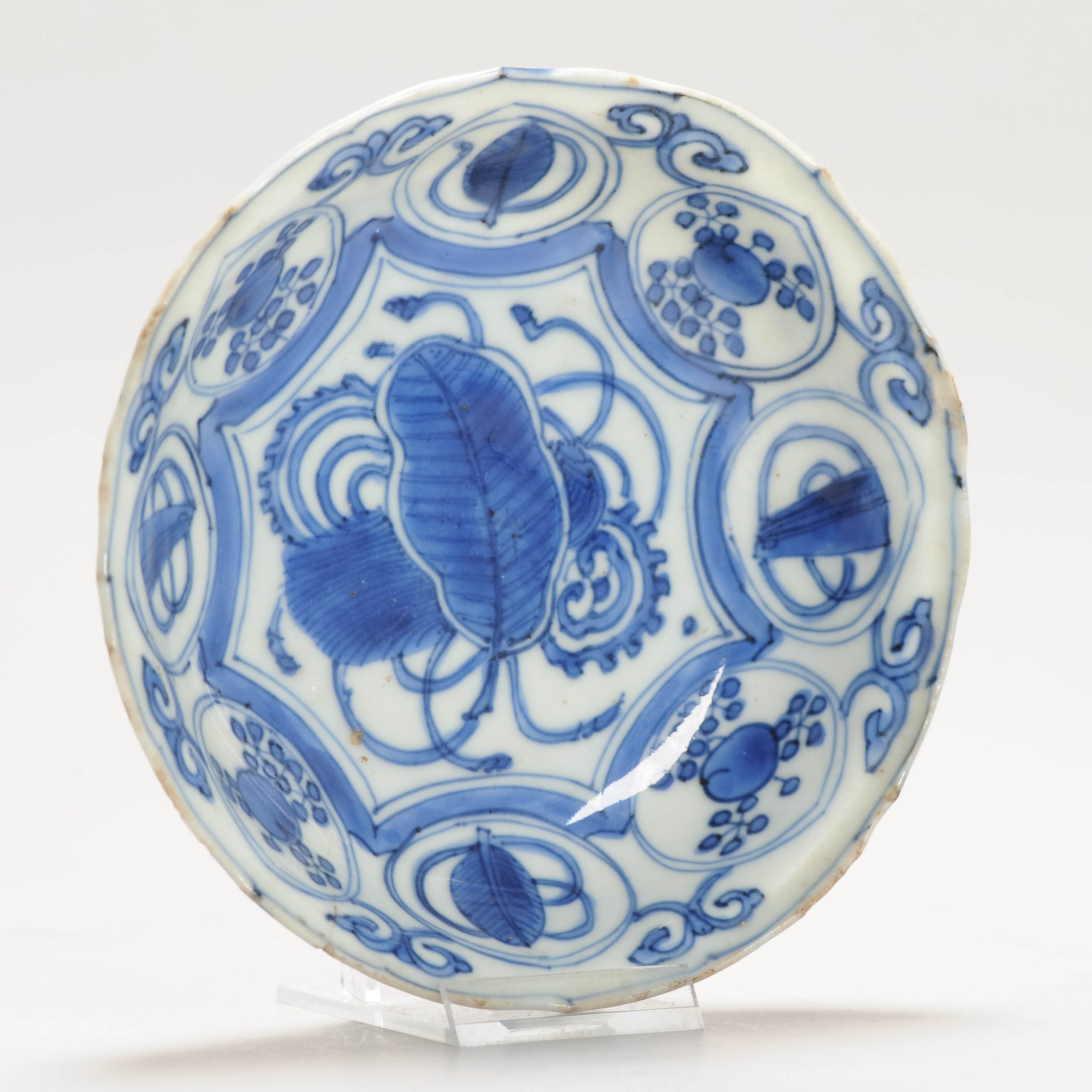 Antique Ming Period Chinese Porcelain Kraak dish symbols Fruits Flowers - Image 2