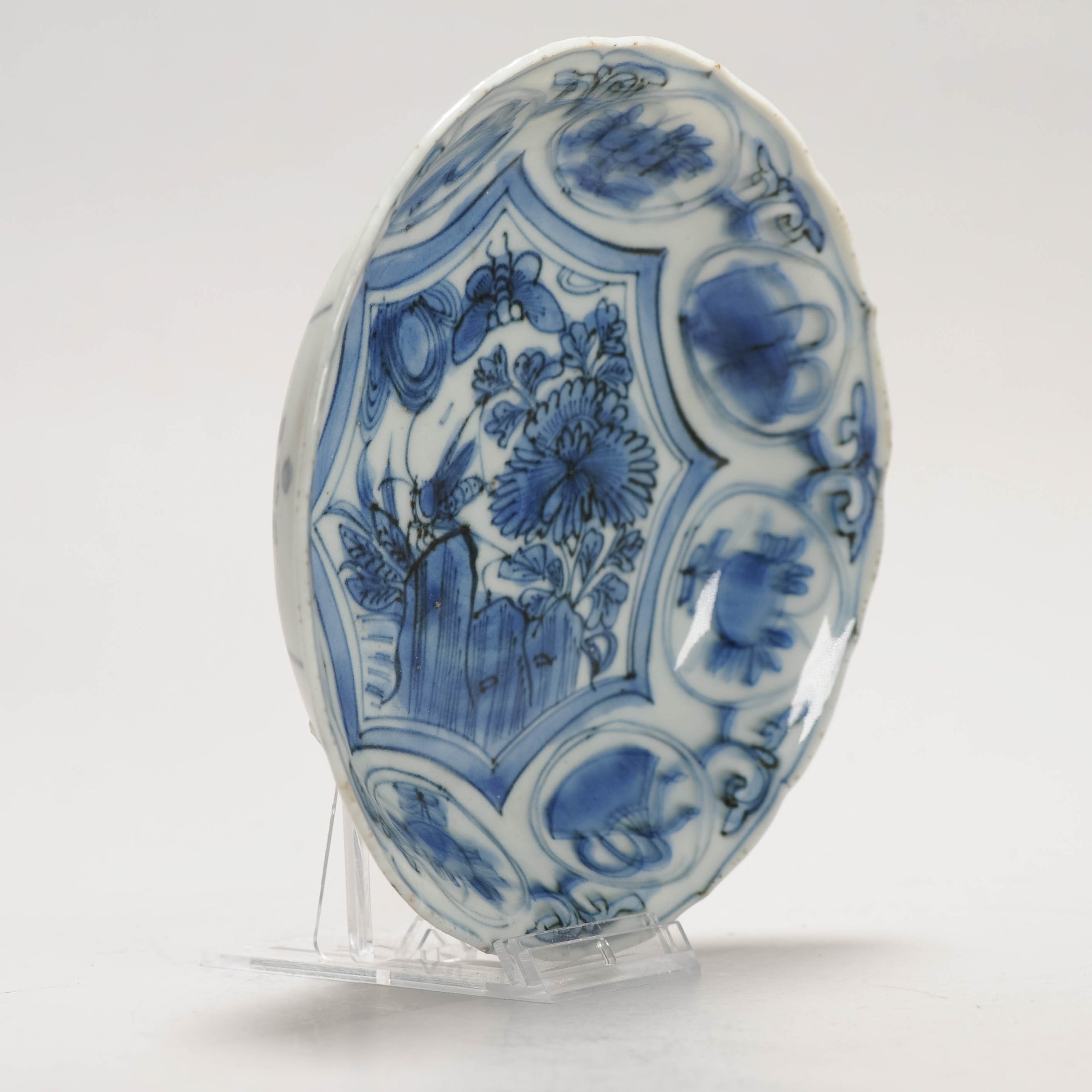 Antique Ming Period Chinese Porcelain Kraak dish symbols GRASHOPPER - Image 3