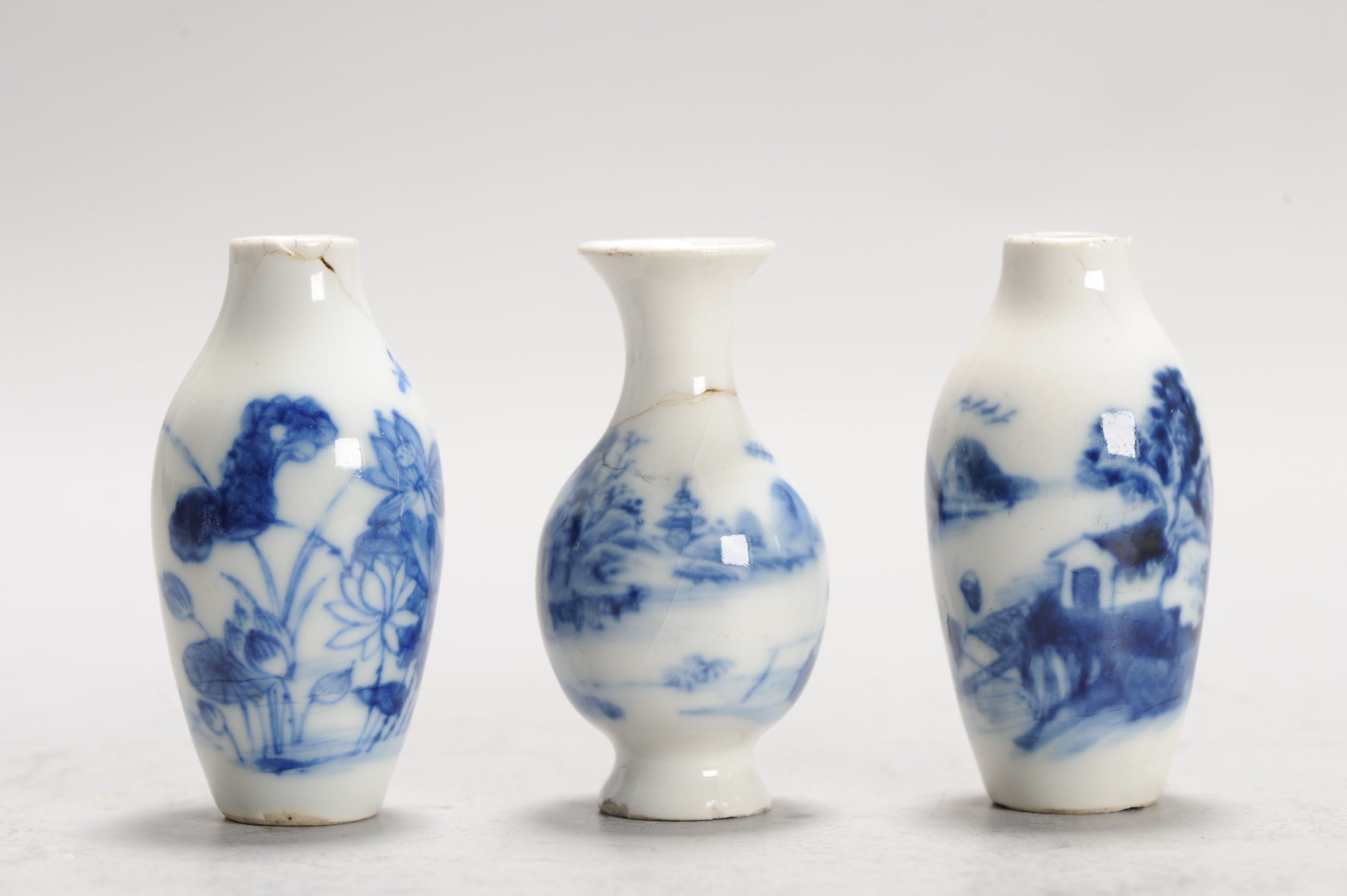 A Set of 3 lovely Kangxi miniature Porcelain Dollhouse vases Blue and White China