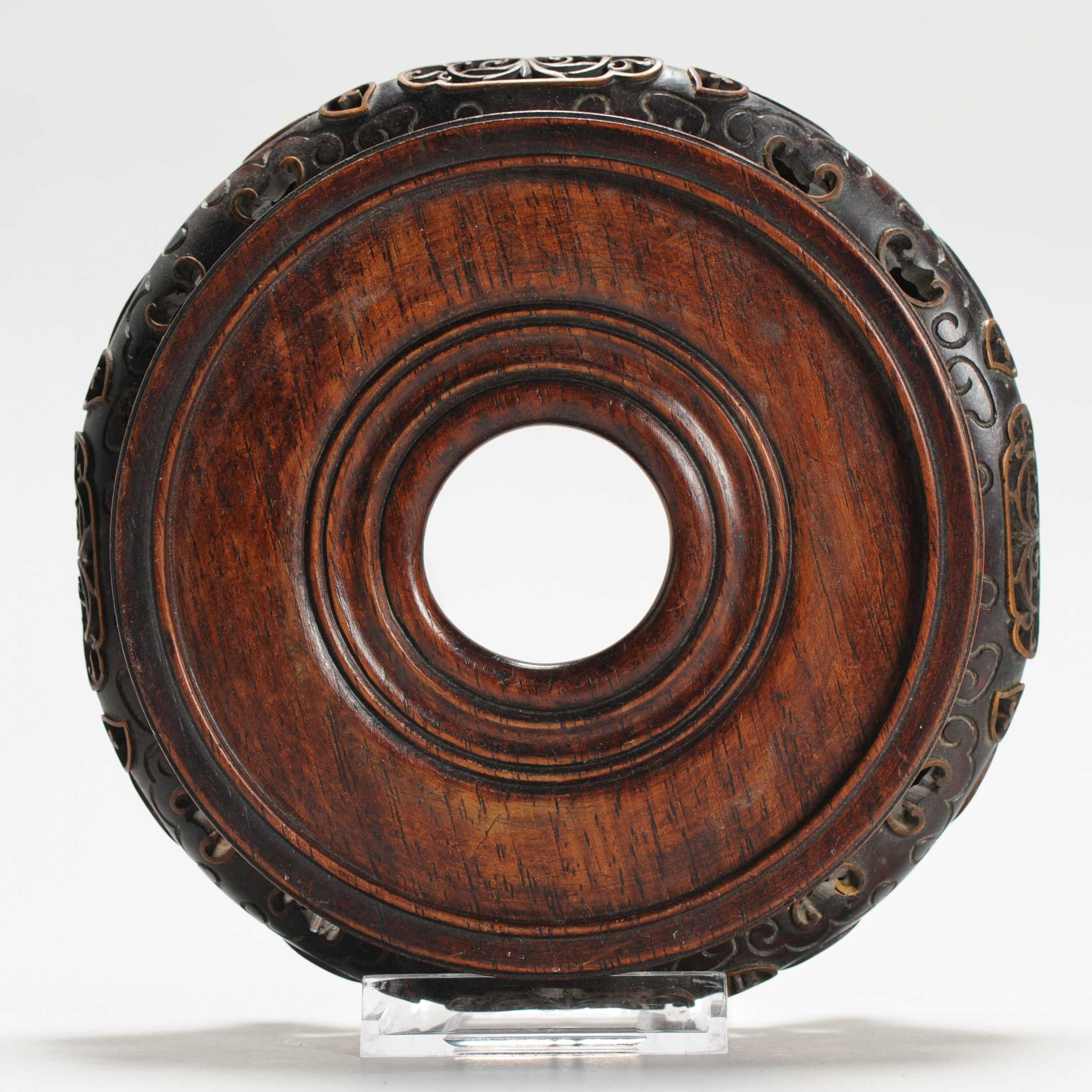 19th century Wooden Stand for Chinese or Japanese Antique Porcelain - Image 4