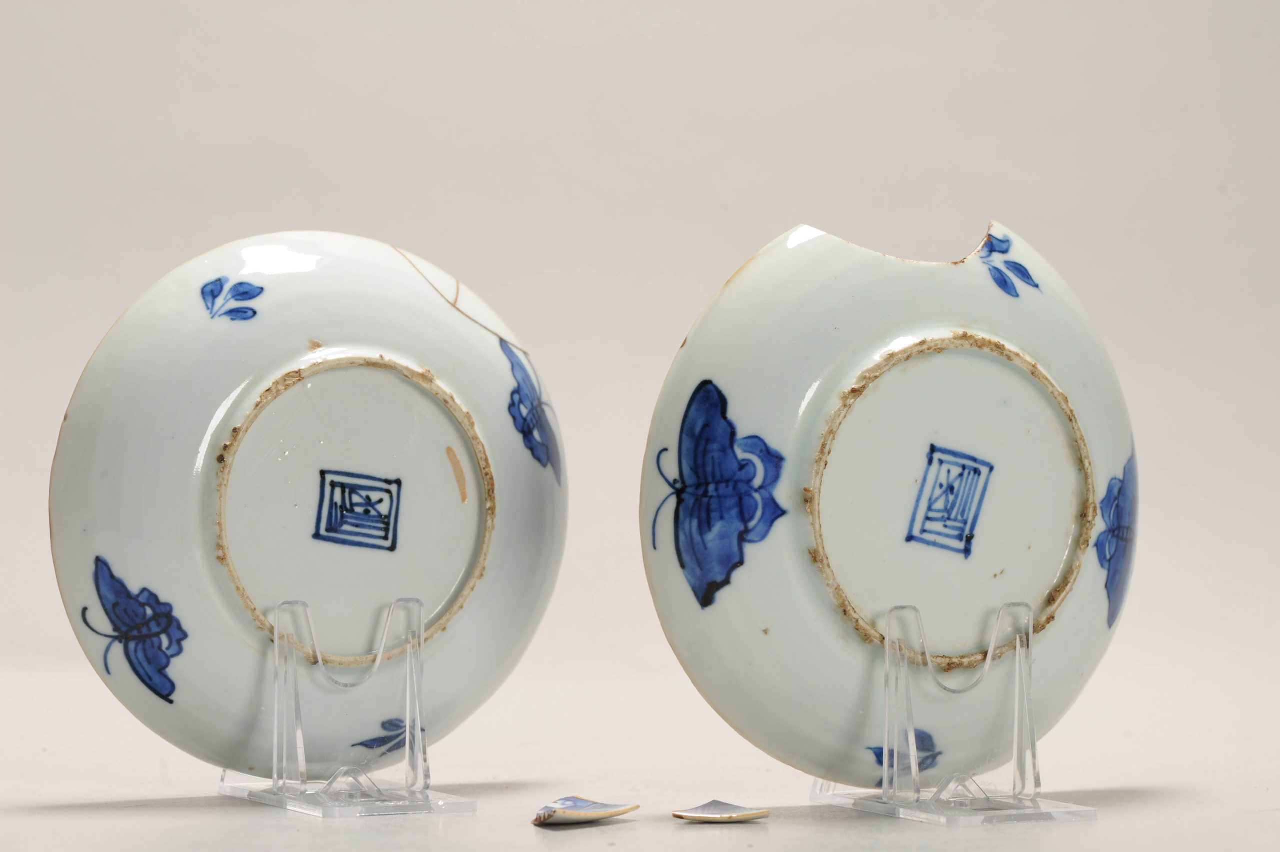 Pair Kosometsuke Antique 17c Ming Dynasty Chinese Porcelain Dishes Rocks Flowers - Image 9