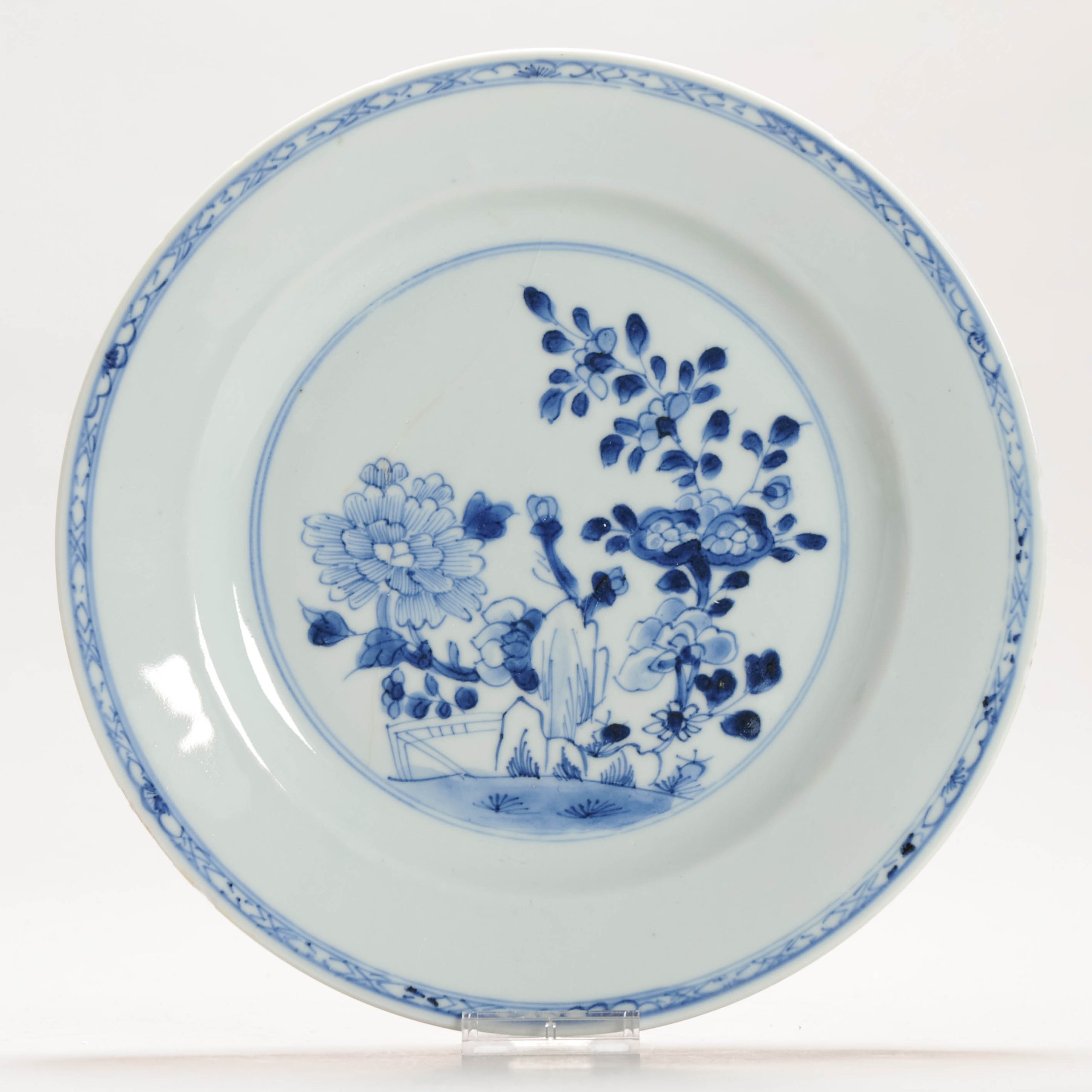 Antique Kangxi / Yongzheng Qing Period Chinese Porcelain Plate Flower Garden