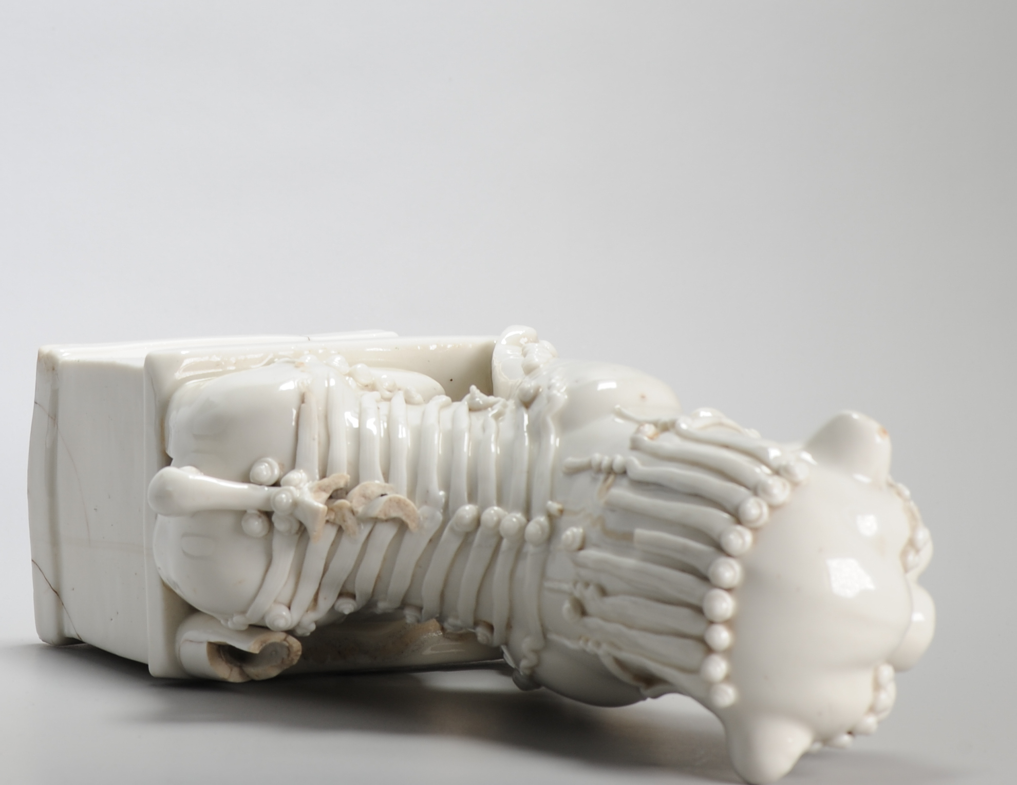 33cm Large Antique Transitional 17th C Dehua Blanc de Chine Foo Lion - Image 18