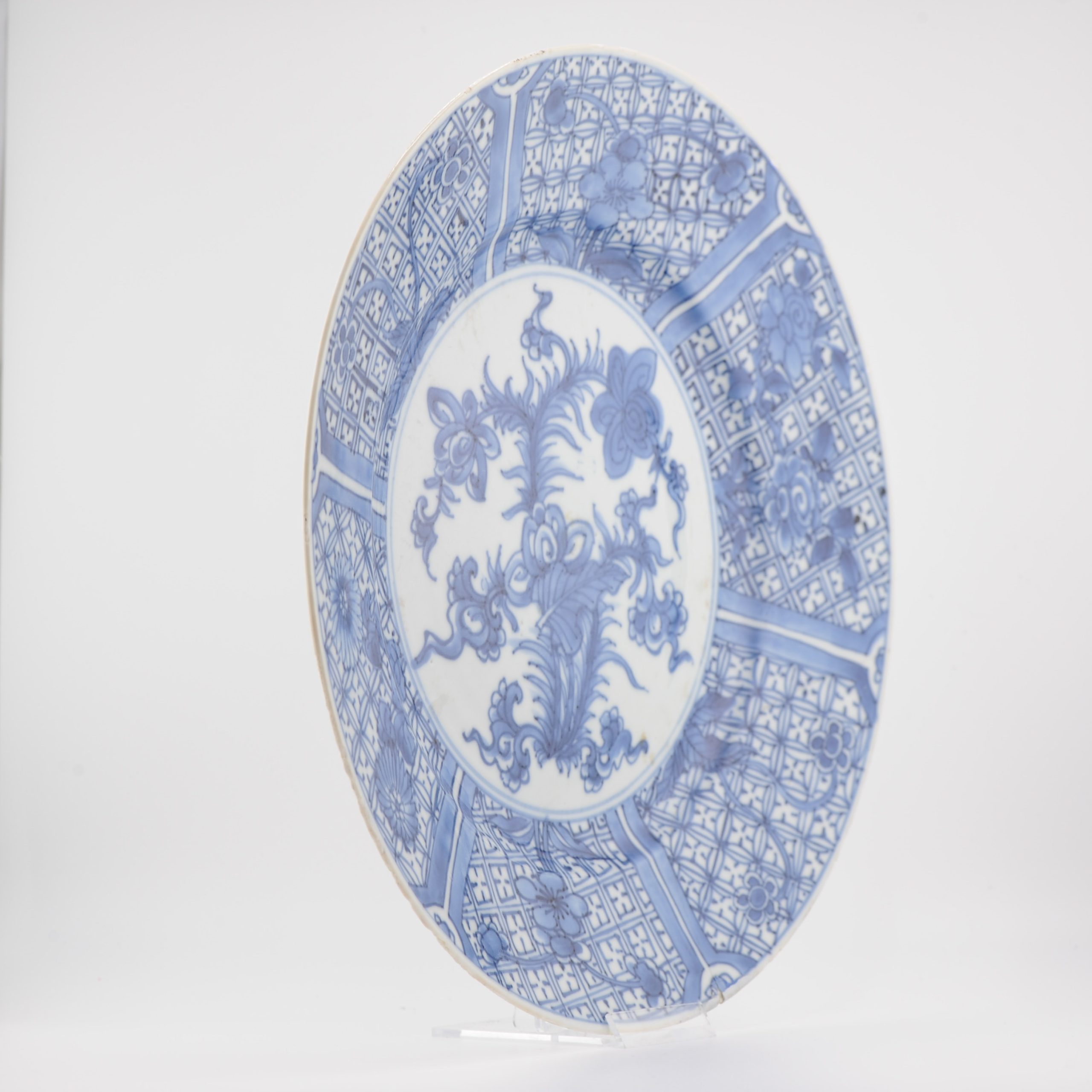 26.8CM Antique ca 1700 Chinese Kangxi Period Porcelain Dish Plate Flowers - Image 4
