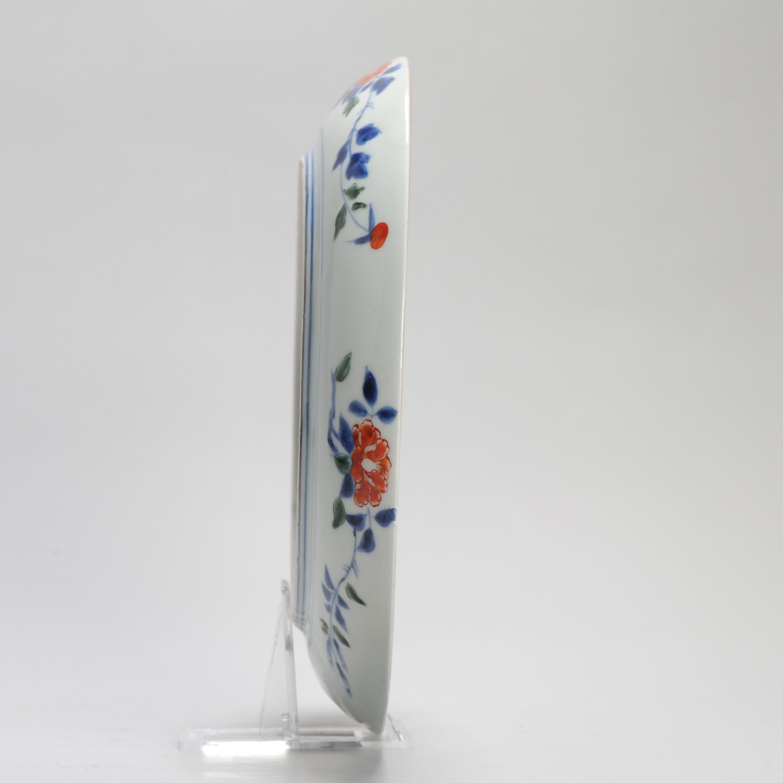 Antique 1670-1700 Japanese Arita Kakiemon Style Plate with Flowers Shibata - Image 4