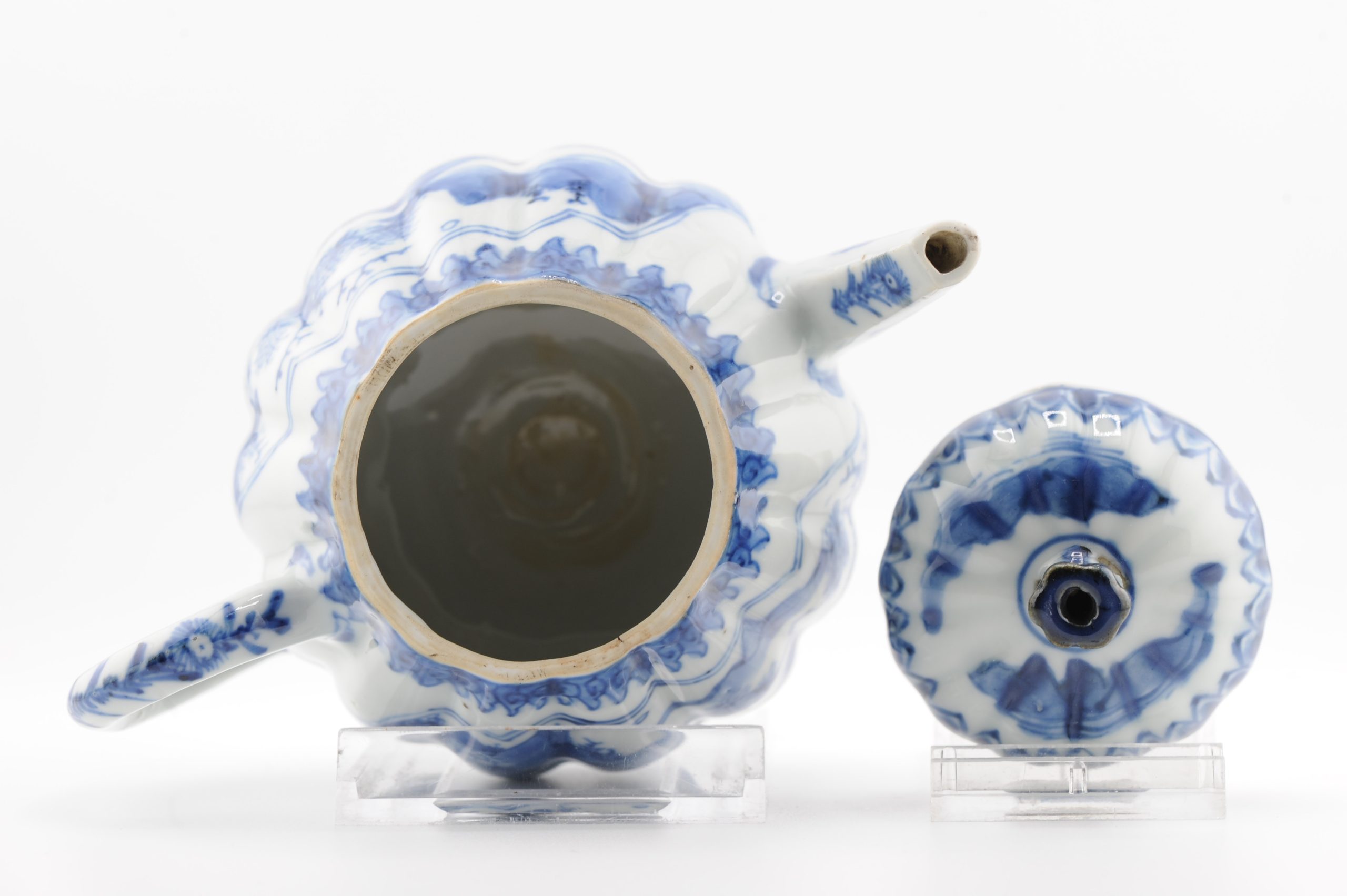 A Chinese Porcelain Kangxi period Landscape Teapot Antique Rare Tulip Shape - Image 12