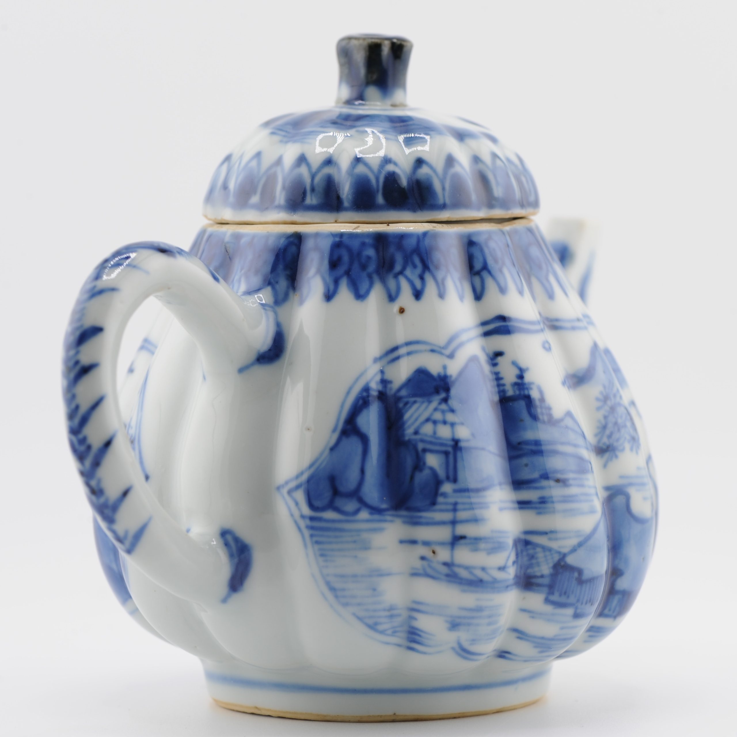 A Chinese Porcelain Kangxi period Landscape Teapot Antique Rare Tulip Shape - Image 5