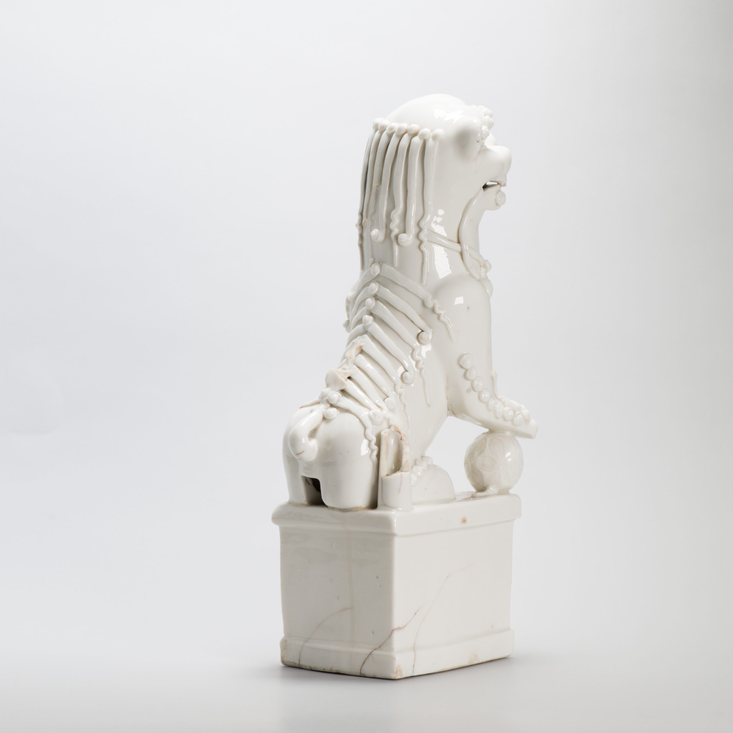 33cm Large Antique Transitional 17th C Dehua Blanc de Chine Foo Lion - Image 13