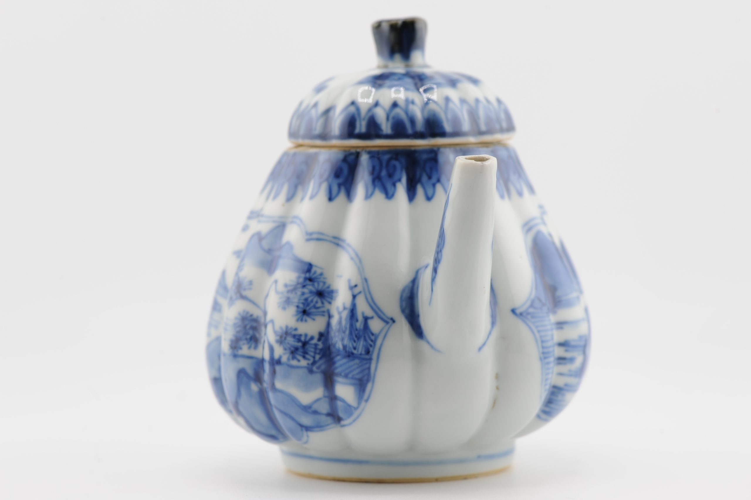A Chinese Porcelain Kangxi period Landscape Teapot Antique Rare Tulip Shape - Image 13
