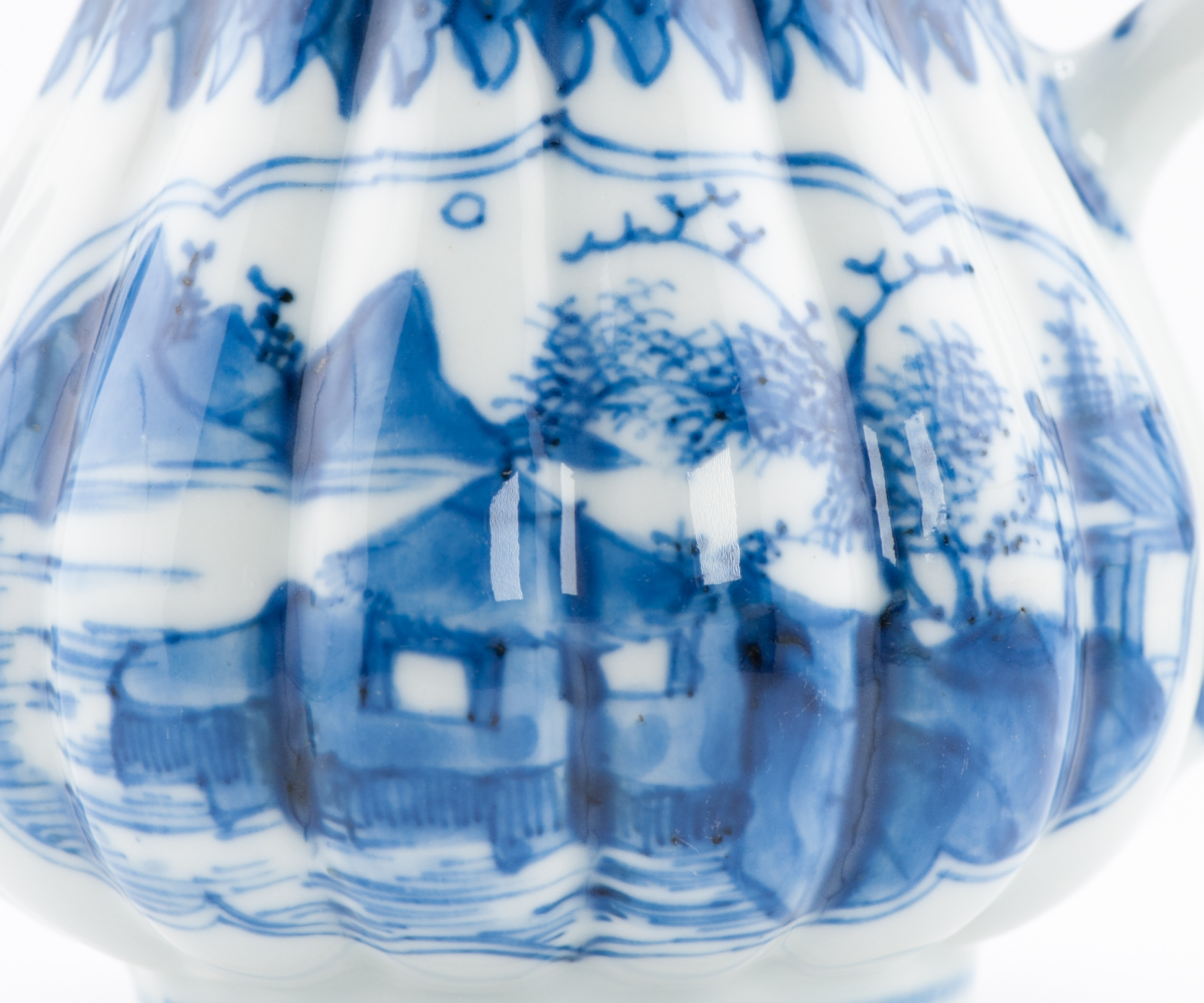 A Chinese Porcelain Kangxi period Landscape Teapot Antique Rare Tulip Shape - Image 9