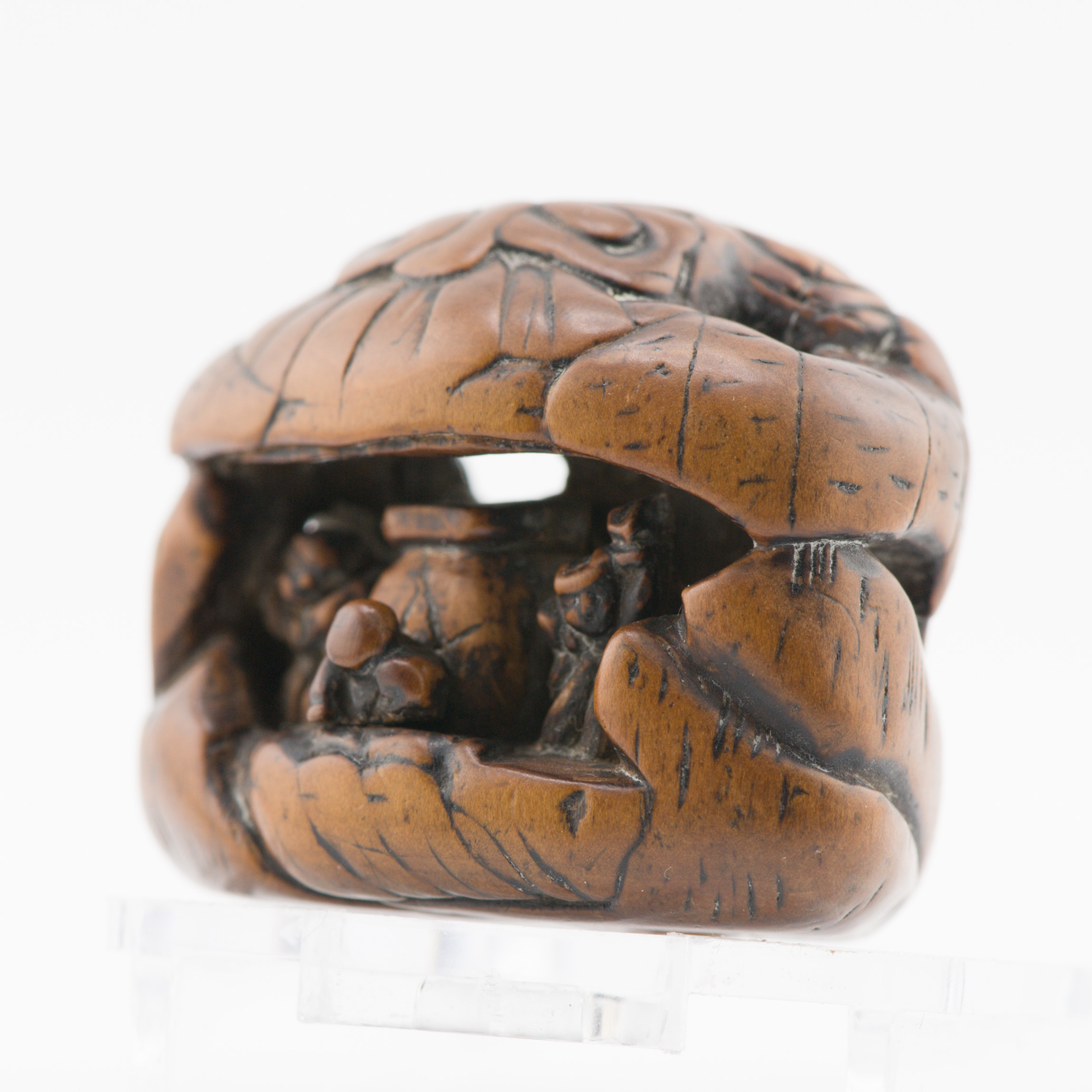 Antique Edo Netsuke 18/19th C Japanese Japan Ikkosai ‘Different world in a cave’