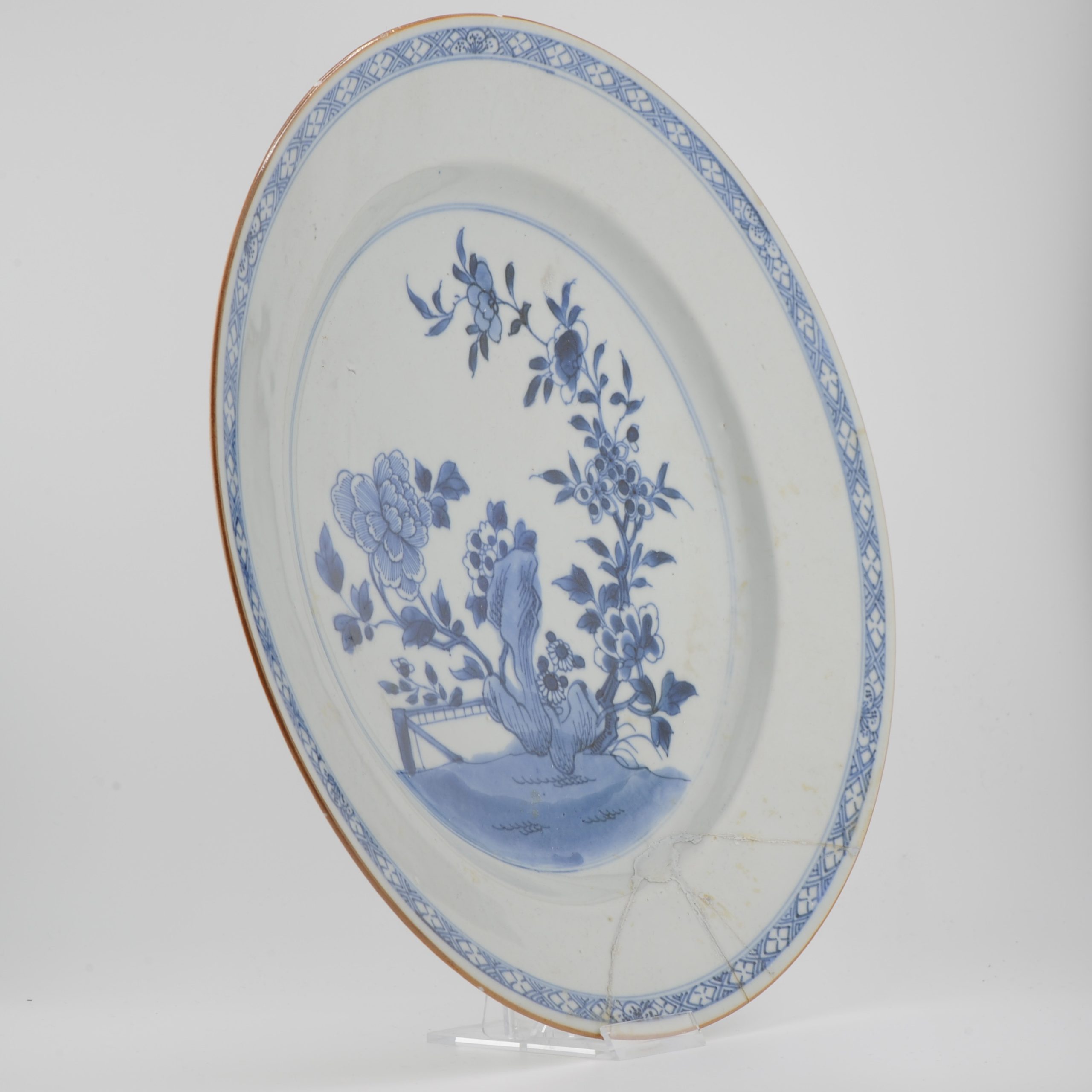 29.2CM Antique ca 1700 Chinese Kangxi Period Porcelain Dish Plate Flowers - Image 3