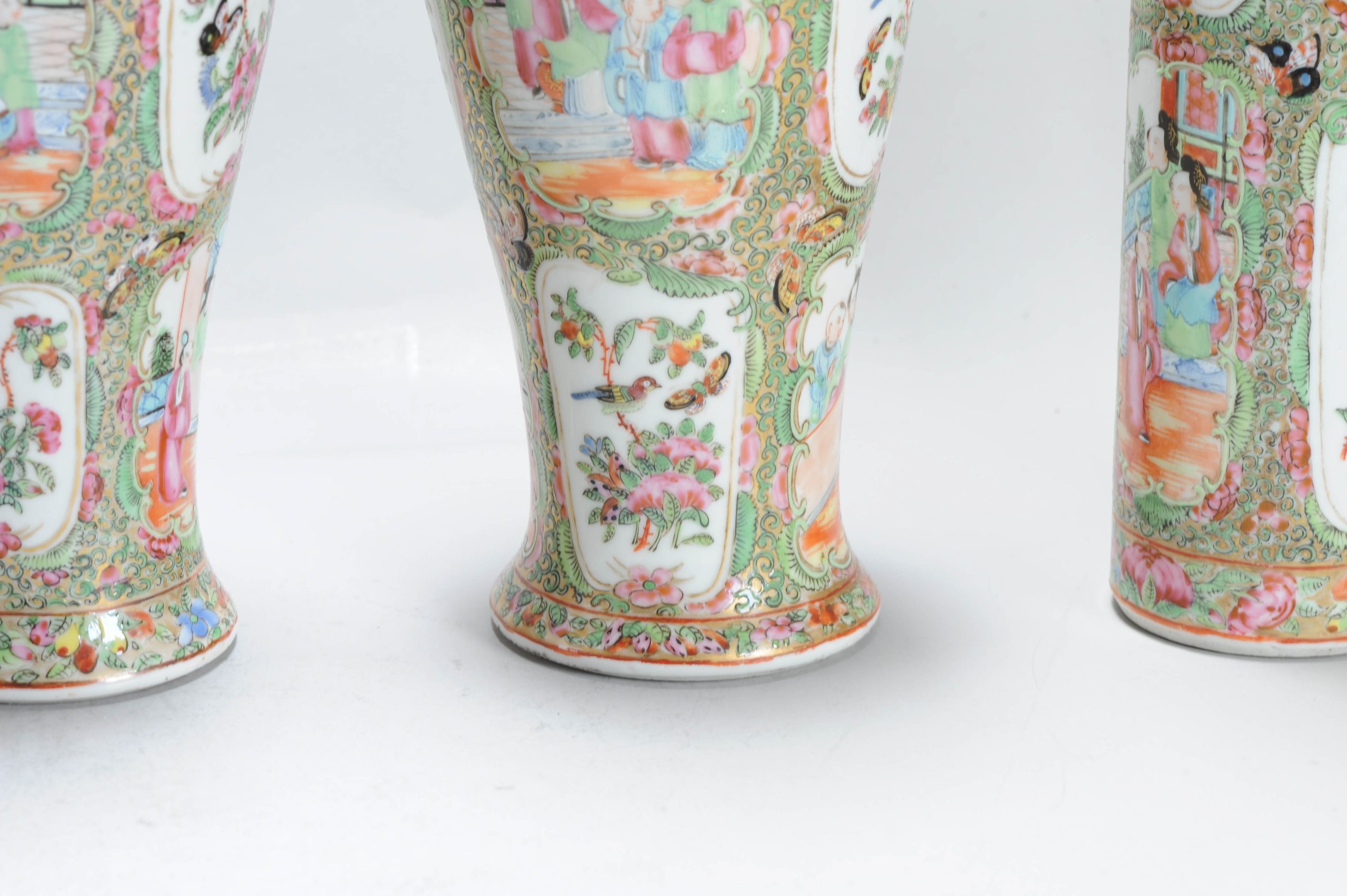 Antique Chinese Porcelain 19C Garniture Cantonese Vases Chinese China Flower - Image 4