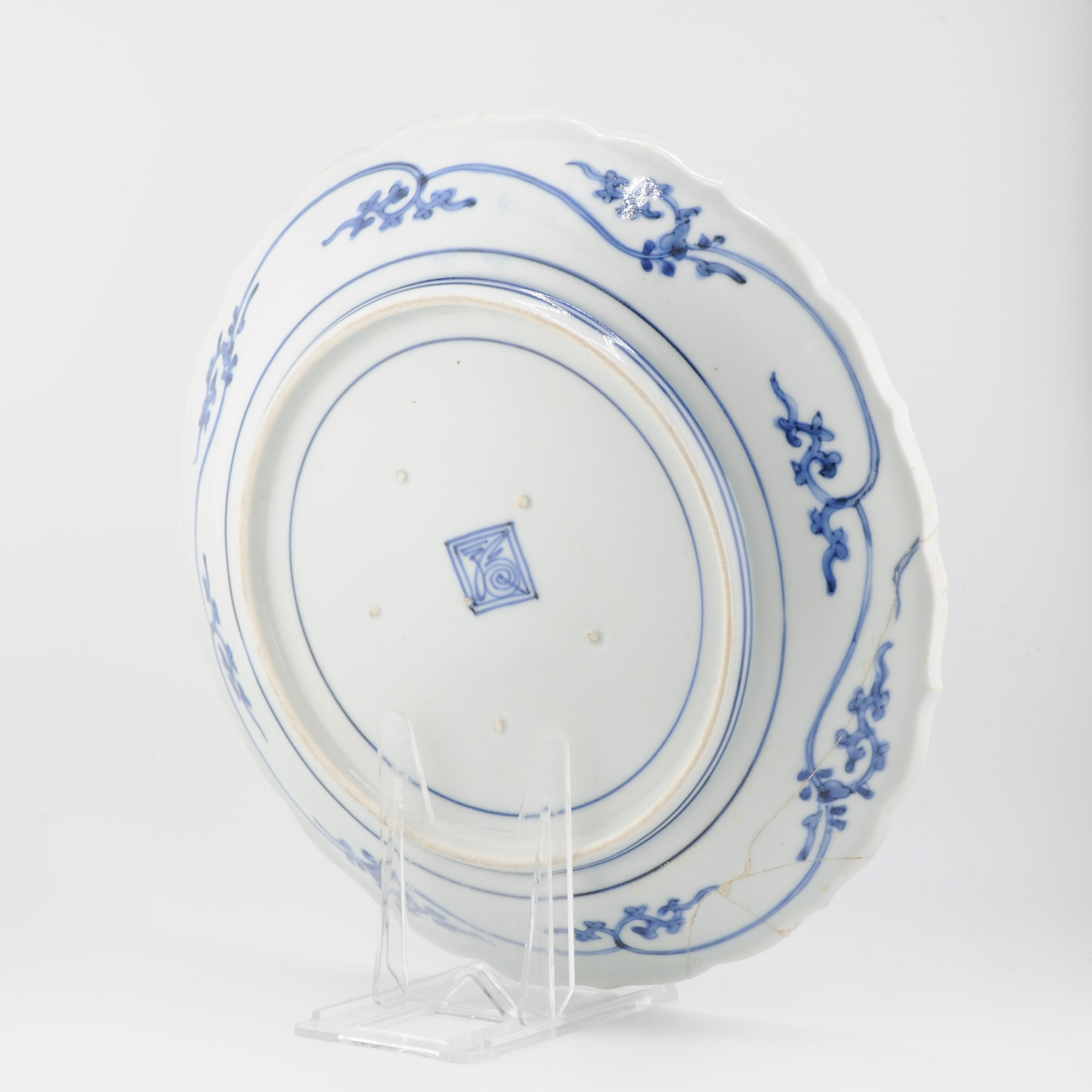 Antique 1680 Japanese Kakiemon Dish with Figures and Fenghuang Japan - Image 5