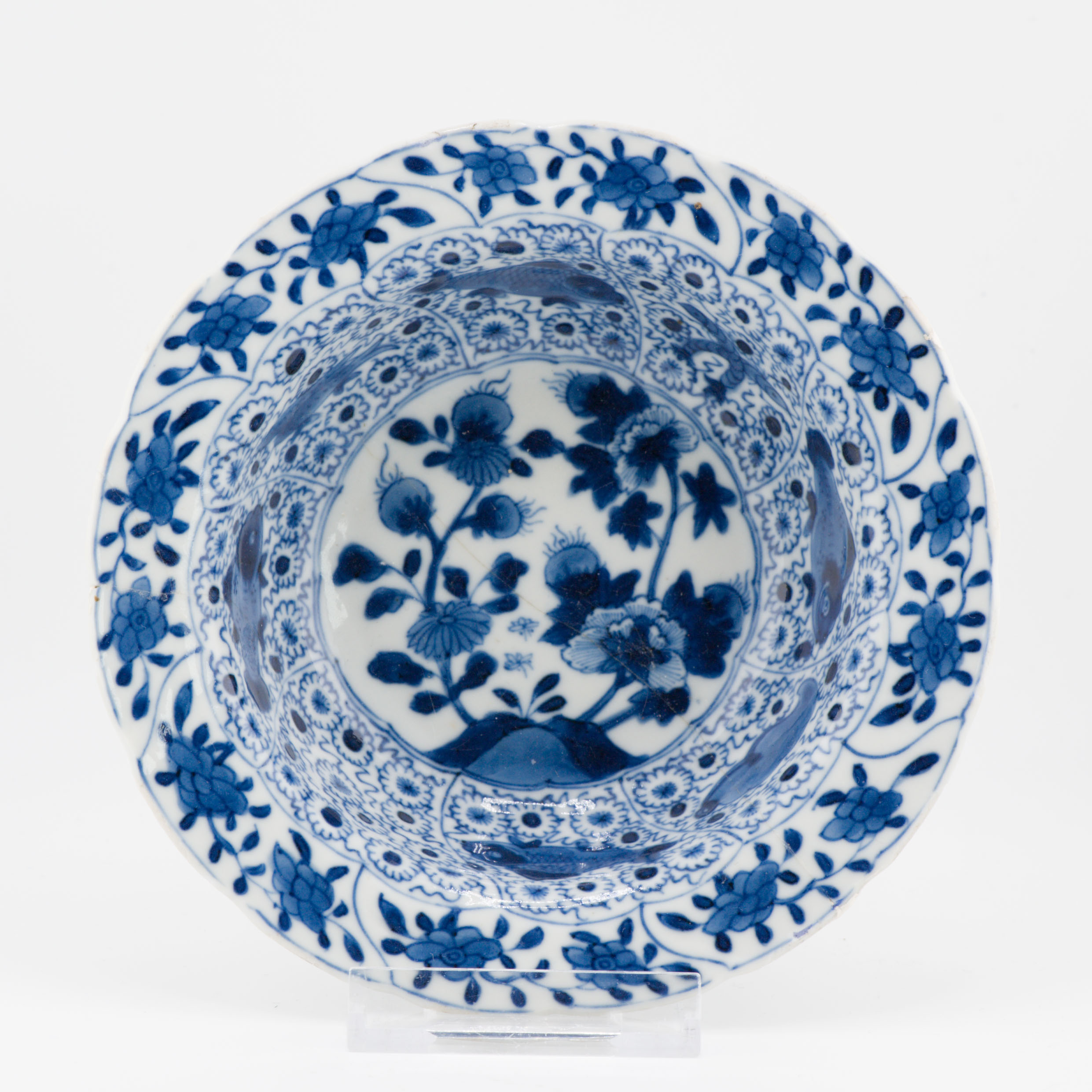 Ca 1700 Kangxi Period Klapmuts Bowl Blue White Rare Fishes Flowers Marked